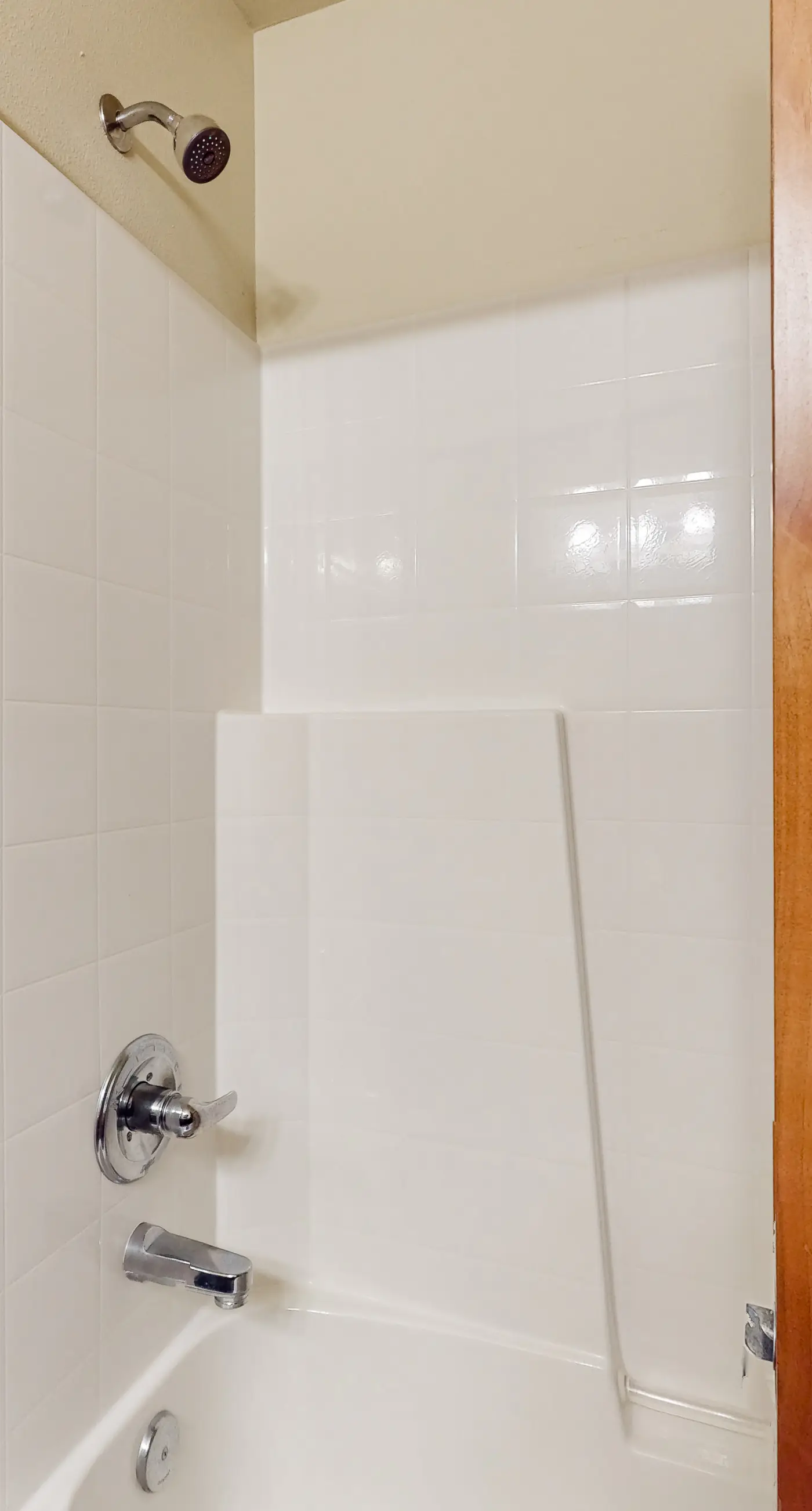 Pine-Loch Sun Retreat