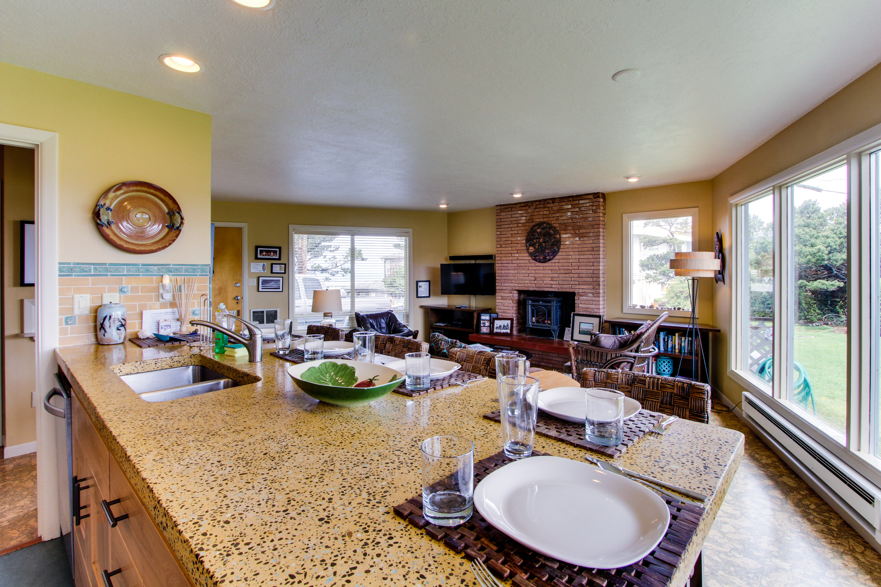 Jumping Scallops 3 BD Newport, OR Vacation Rental Vacasa