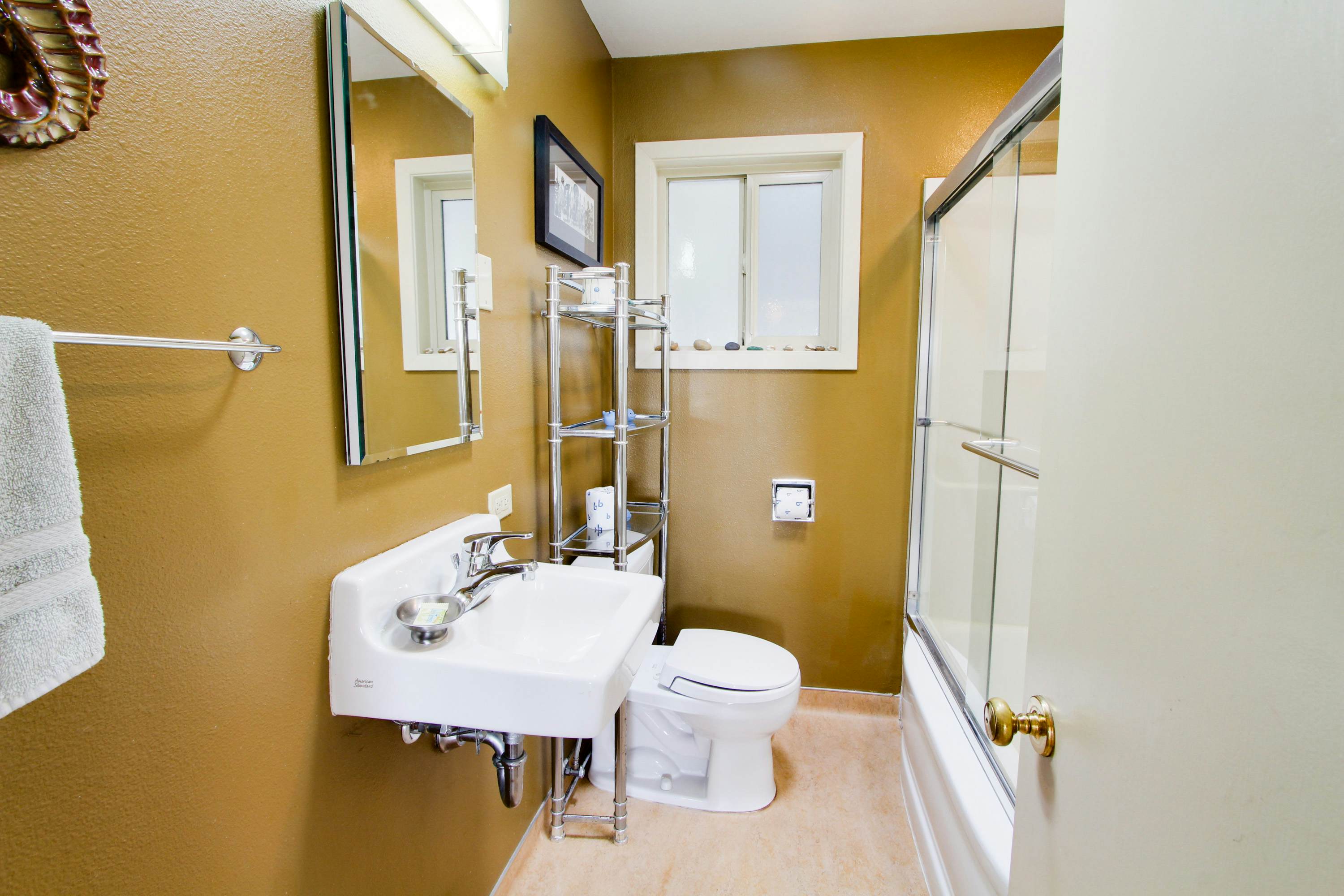 Jumping Scallops 3 BD Newport, OR Vacation Rental Vacasa