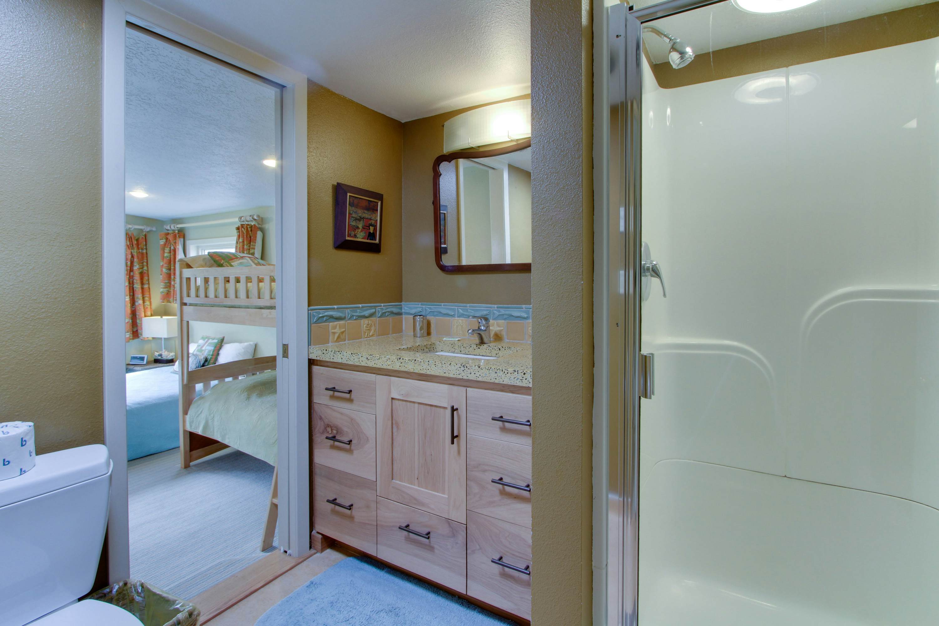 Jumping Scallops 3 BD Newport, OR Vacation Rental Vacasa