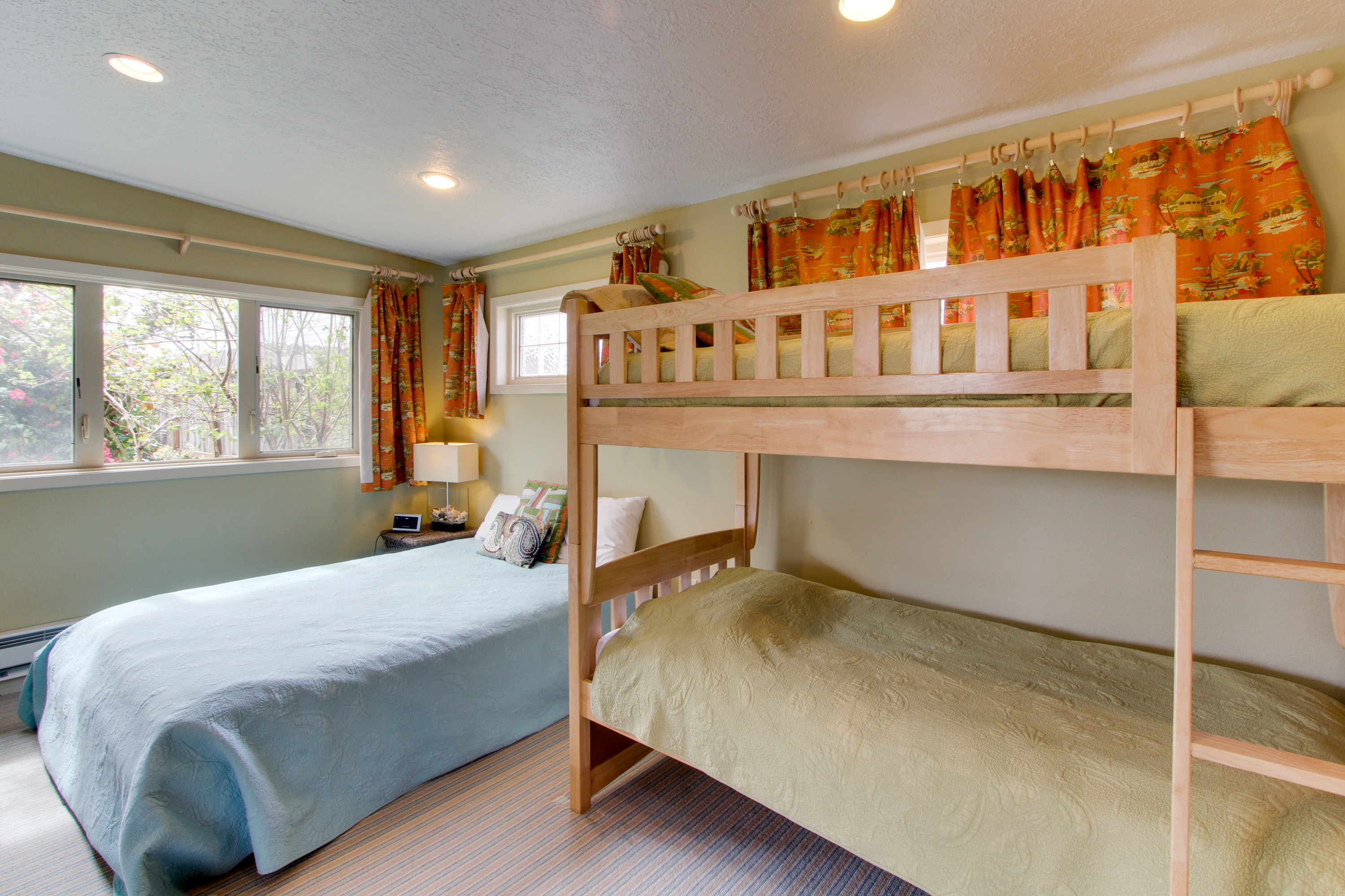 Jumping Scallops 3 BD Newport, OR Vacation Rental Vacasa