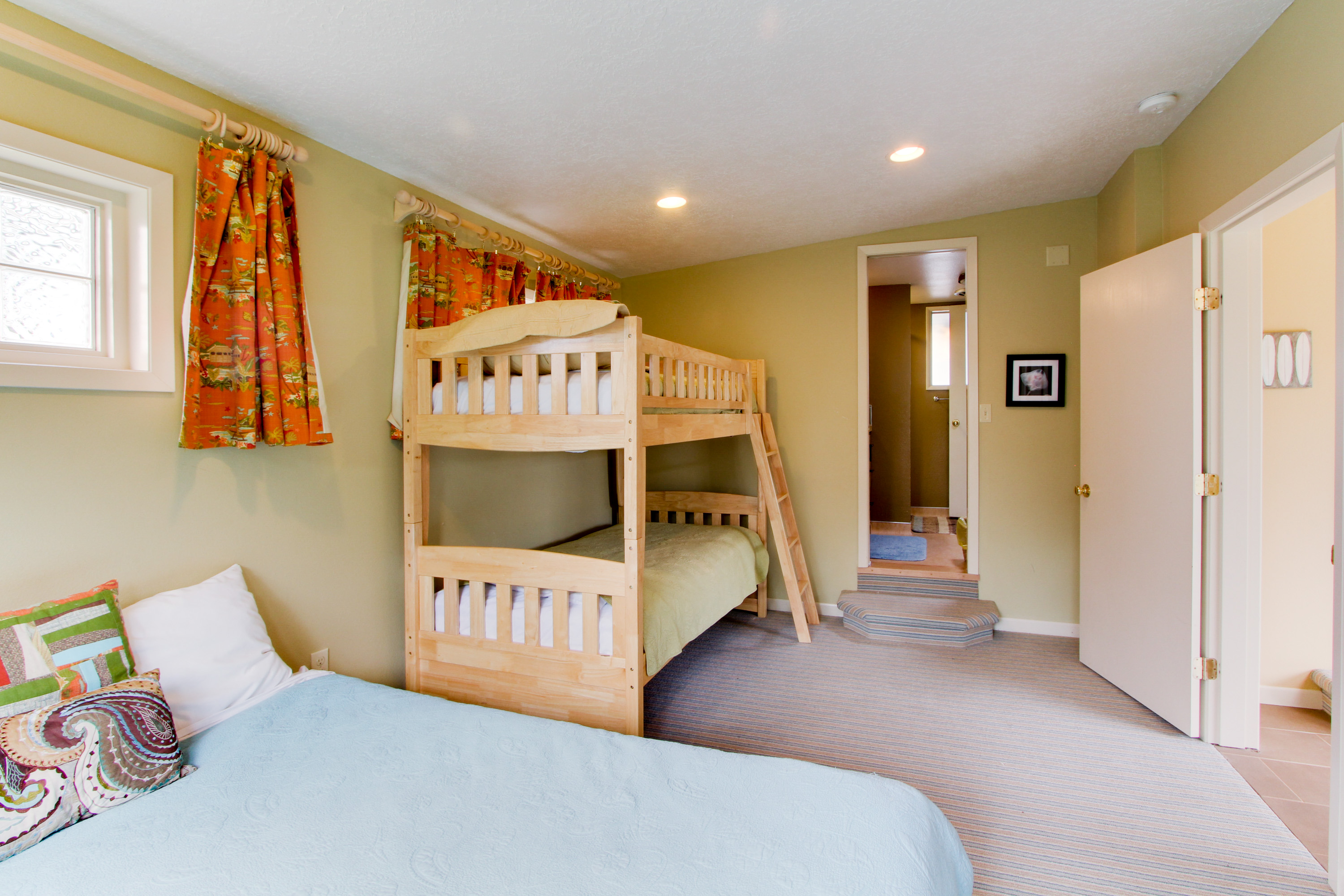 Jumping Scallops 3 BD Newport, OR Vacation Rental Vacasa