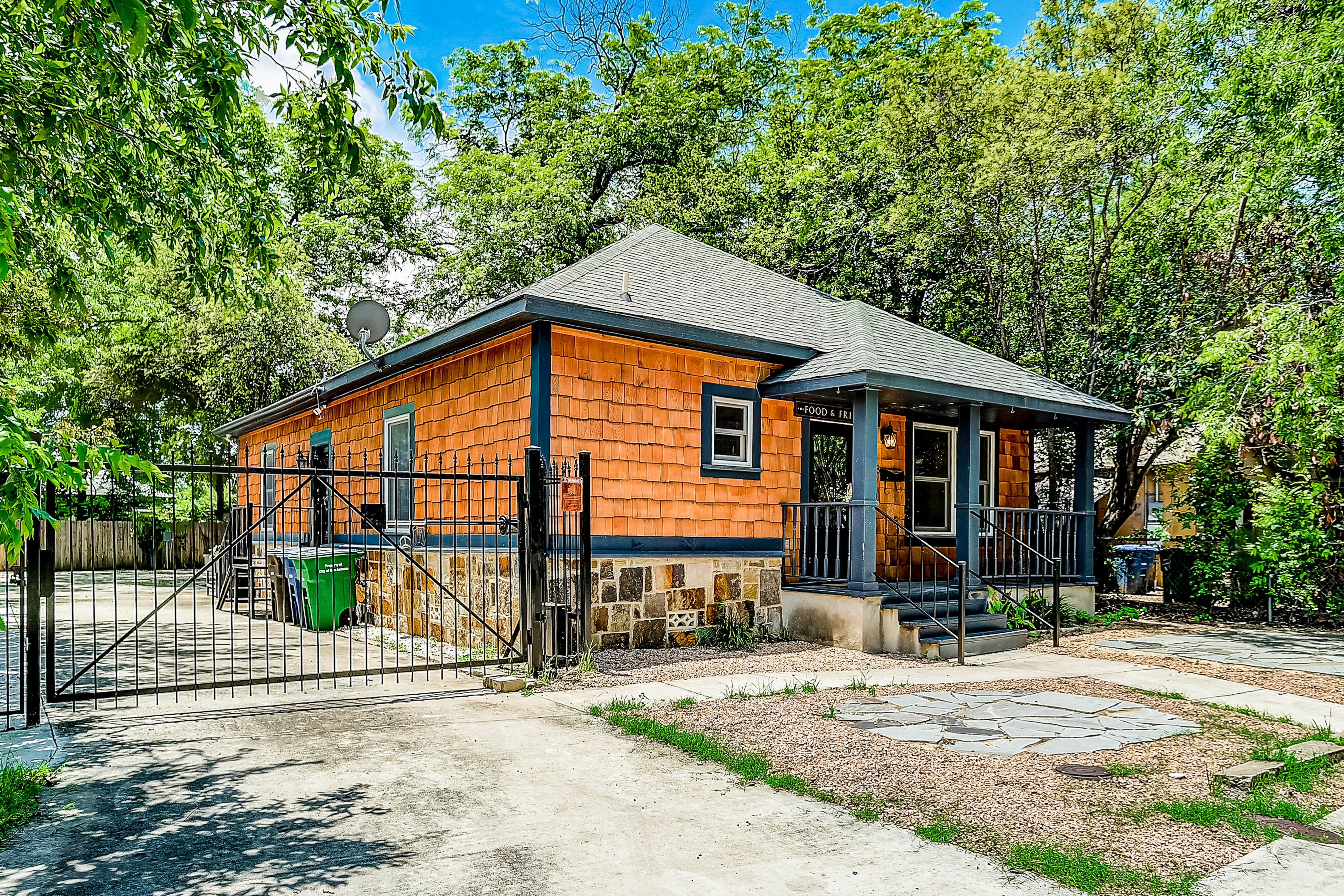 Hideaway off St Marys