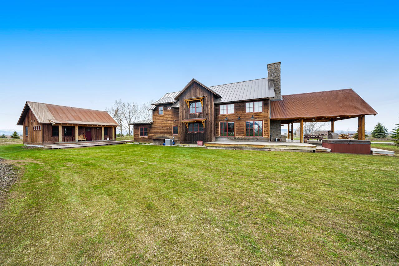 The Raven's Nest Main House and Bunk House 3 BD Driggs, ID Vacation