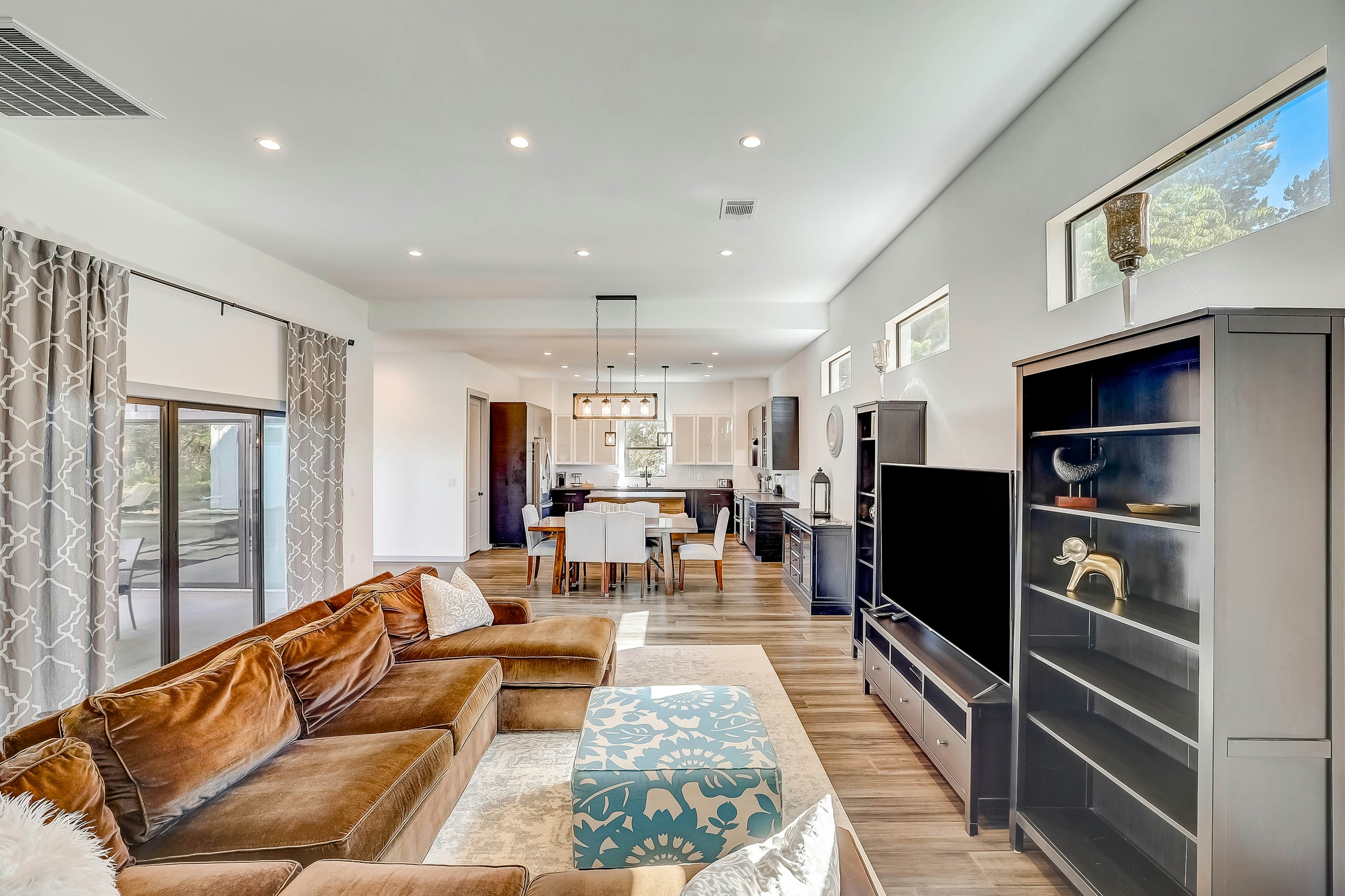 Serene Austin Stunner