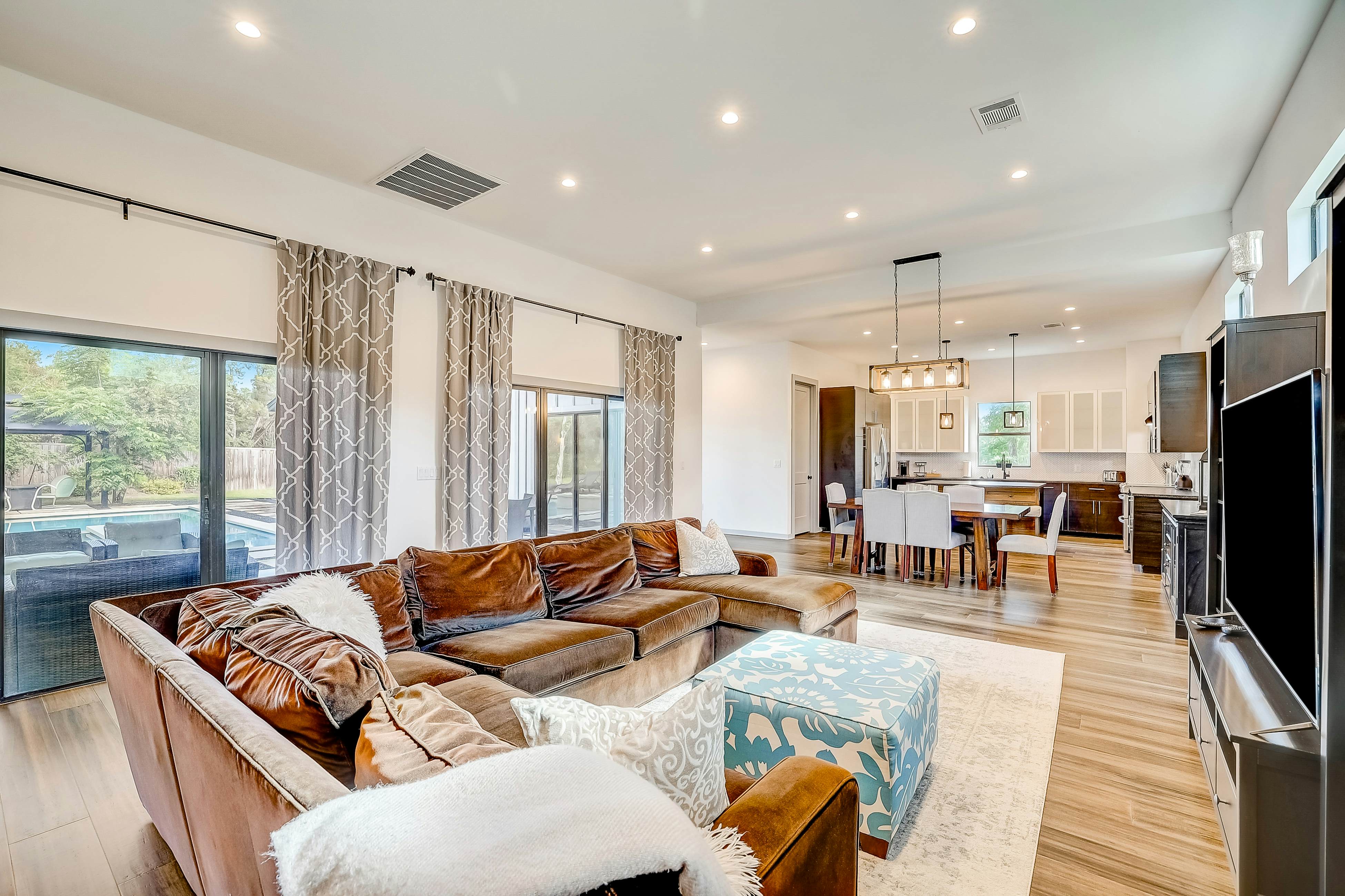 Serene Austin Stunner