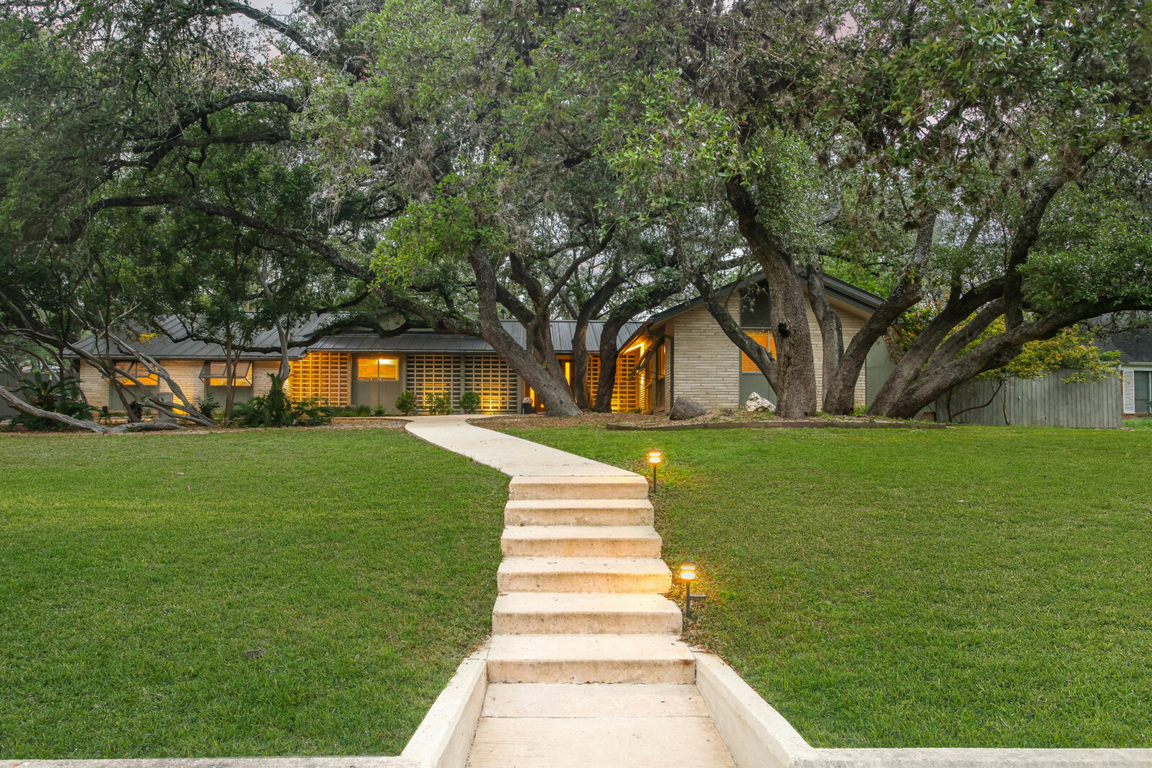 San Antonio Vacation Rentals, Vacation Homes Vacasa