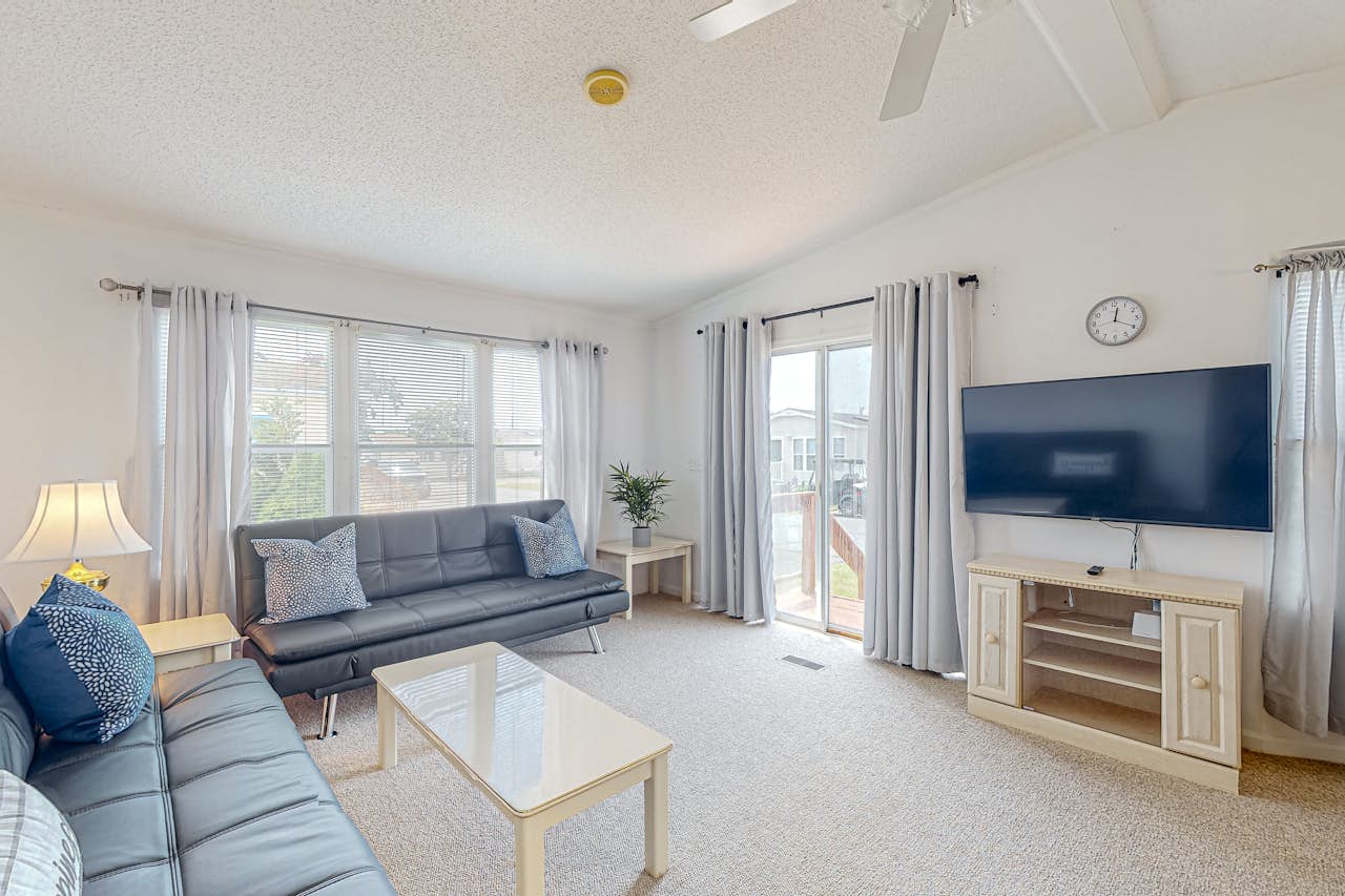 Assateague Pointe Helmsman 2 BD Berlin, MD Vacation Rental Vacasa