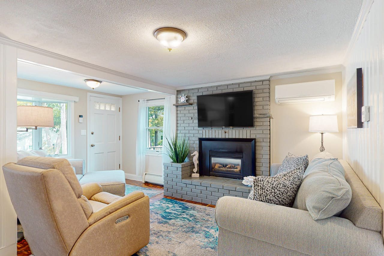 Sunset Cove Retreat 3 BD Wareham, MA Vacation Rental Vacasa