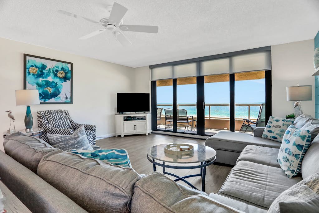 Vibrant ocean view condo with hot tub tennis court pool WD balcony and grill — Clearwater, FL — vacation rental