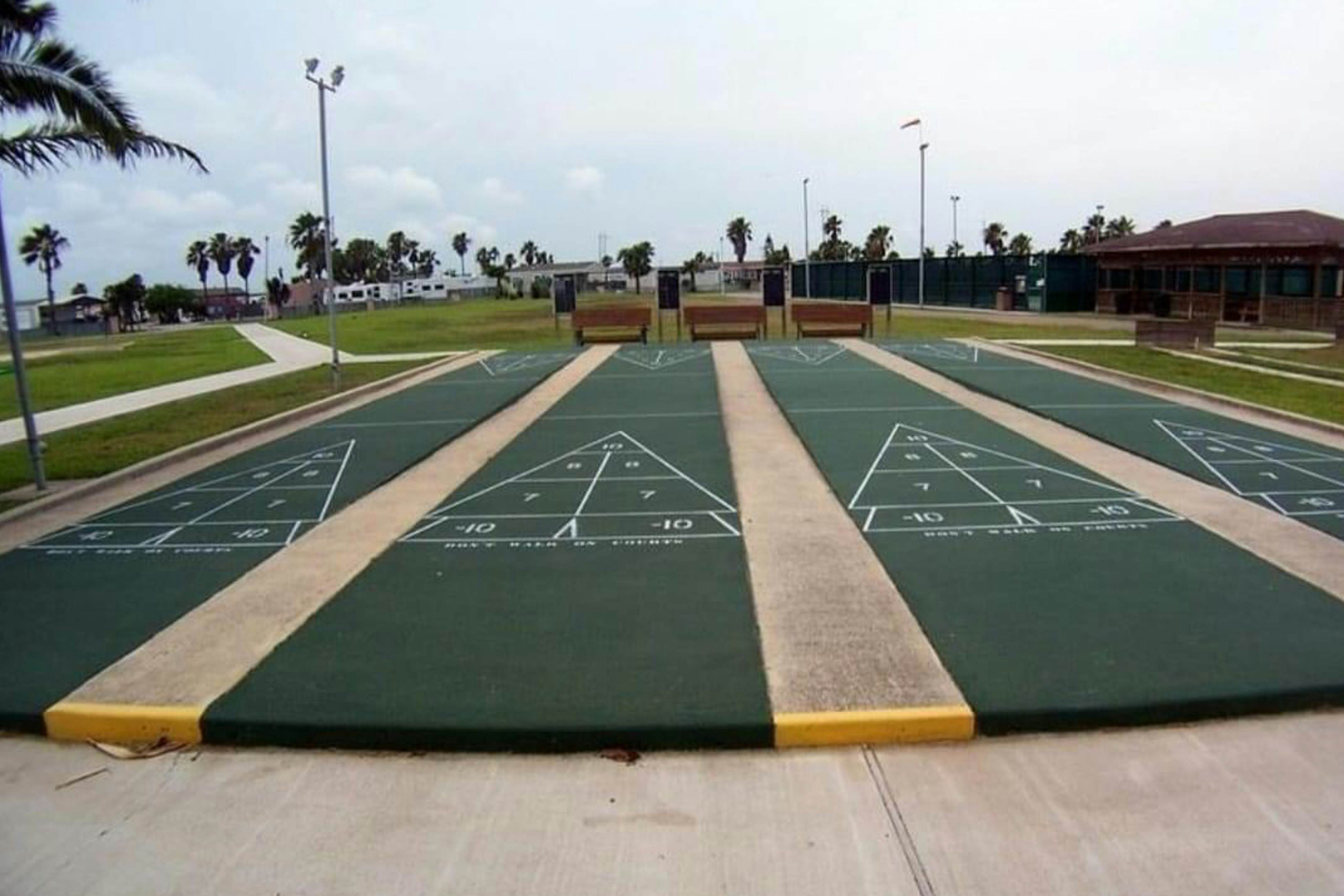 Long Island Village 495 W. Clam