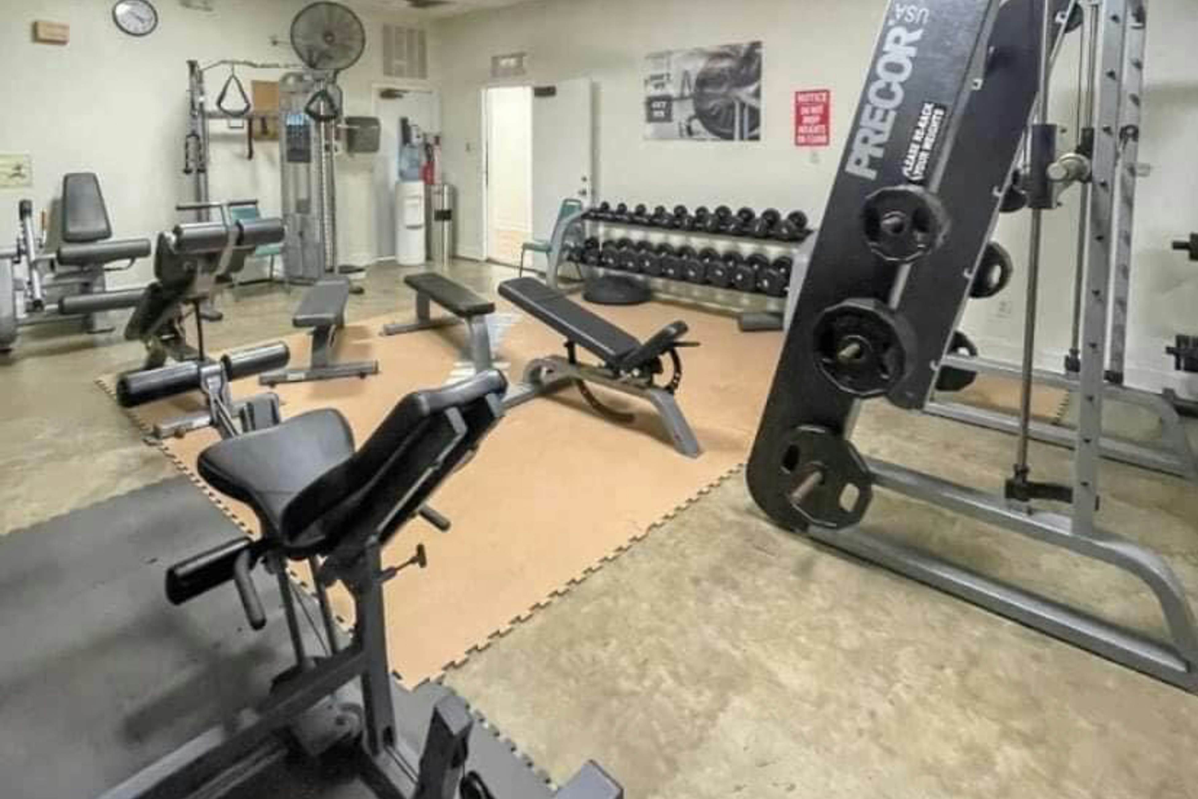 Long Island Village 495 W. Clam