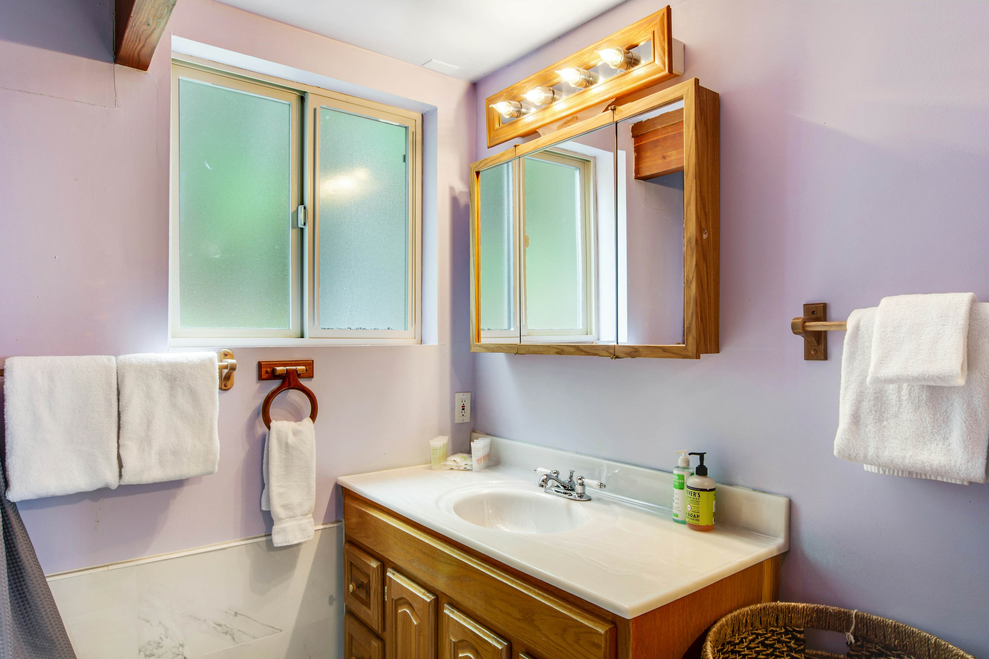 Port Angeles Blue Mountain Lodge with Bunkhouse