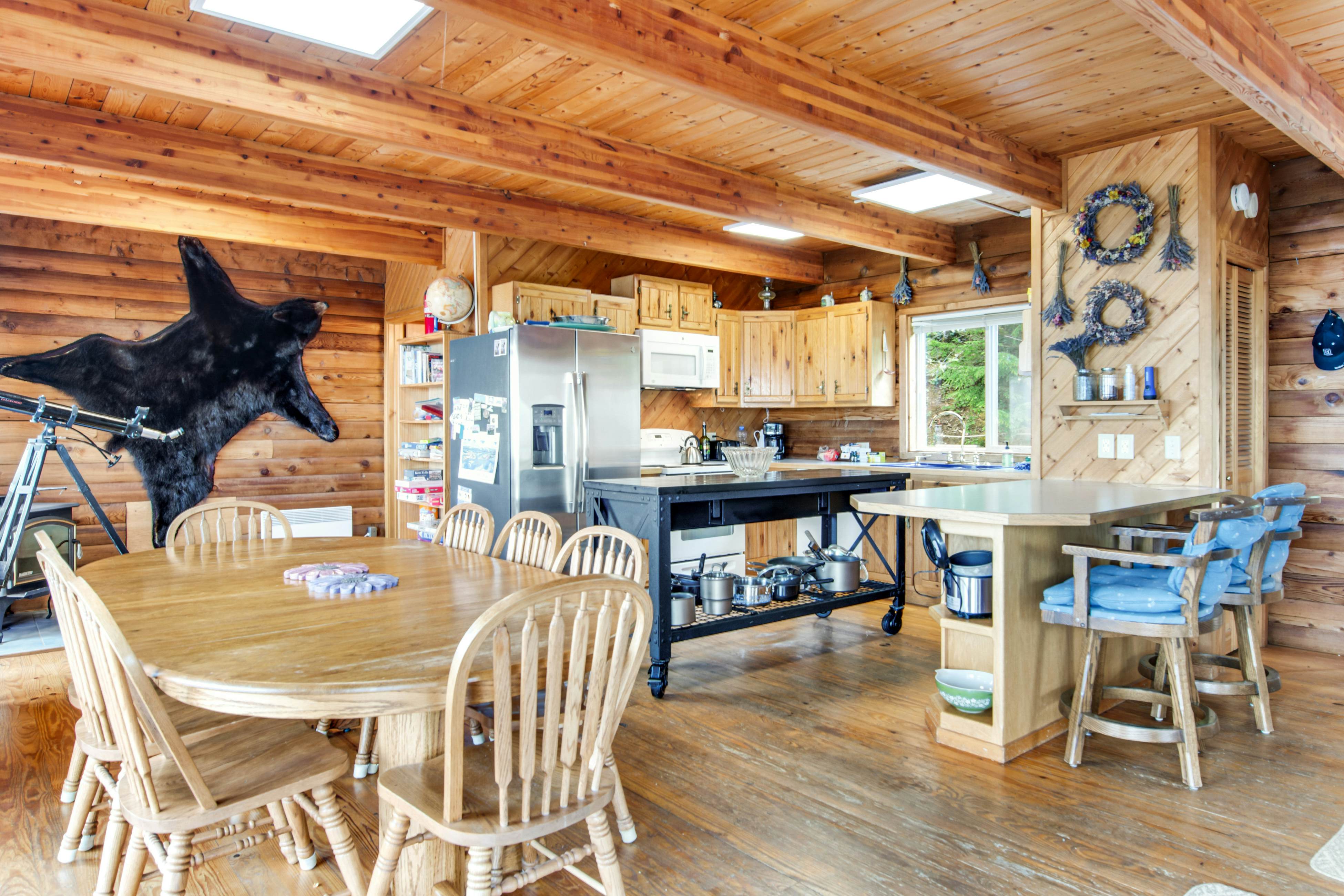 Port Angeles Blue Mountain Lodge with Bunkhouse