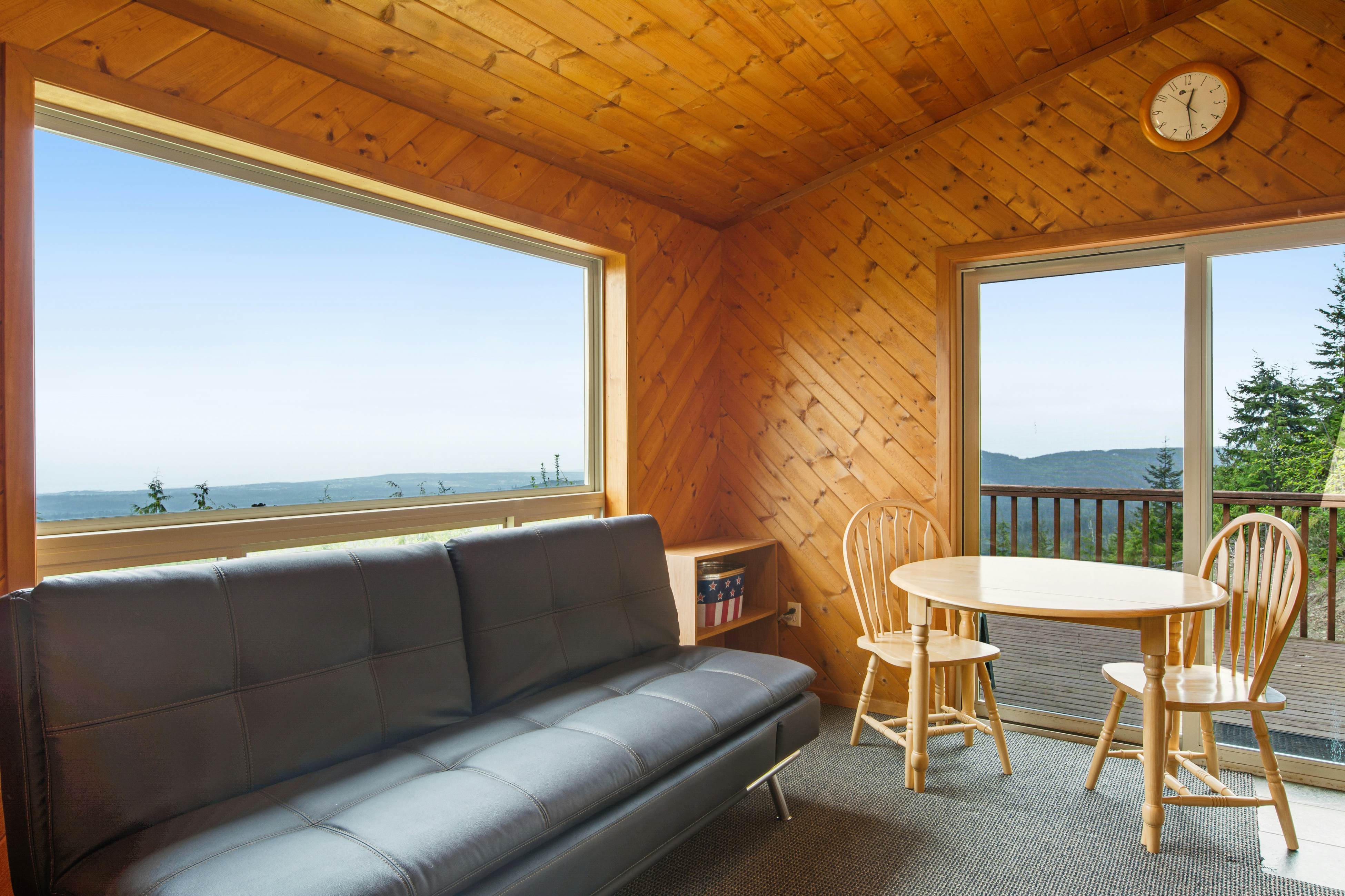 Port Angeles Blue Mountain Lodge with Bunkhouse