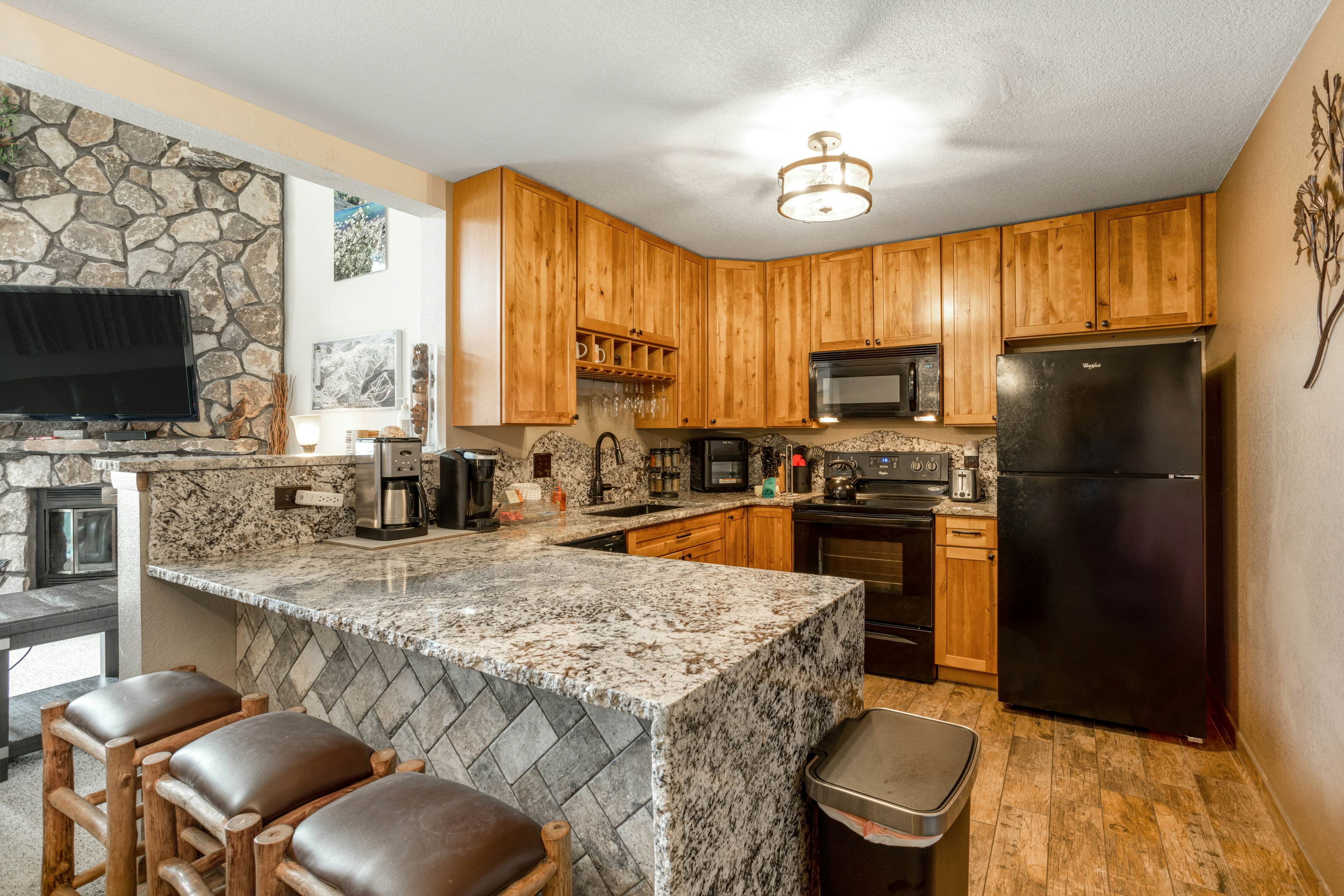 Snowdance Manor  403