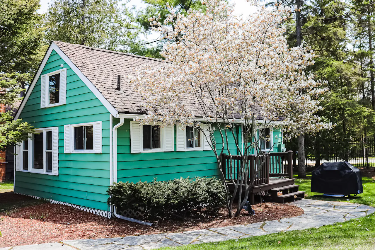 Fiddlers Green Cottage Two 1 BD Wasaga Beach, ON Vacation Rental Vacasa