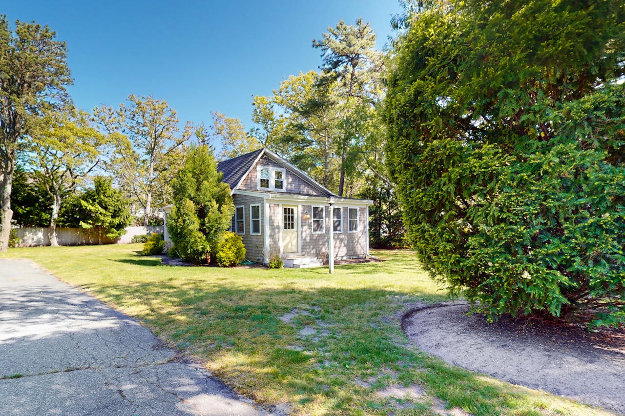 Belmont Beach Cottage 2 BD West Harwich, MA Vacation Rental Vacasa