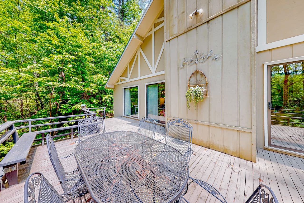 Cobb House 3 BD Highlands, NC Vacation Rental Vacasa