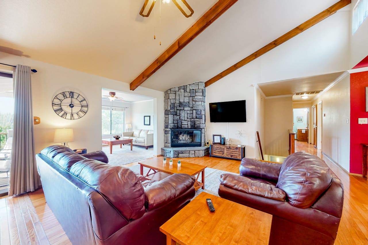 Mountain Lake Retreat 3 BD Groveland, CA Vacation Rental Vacasa