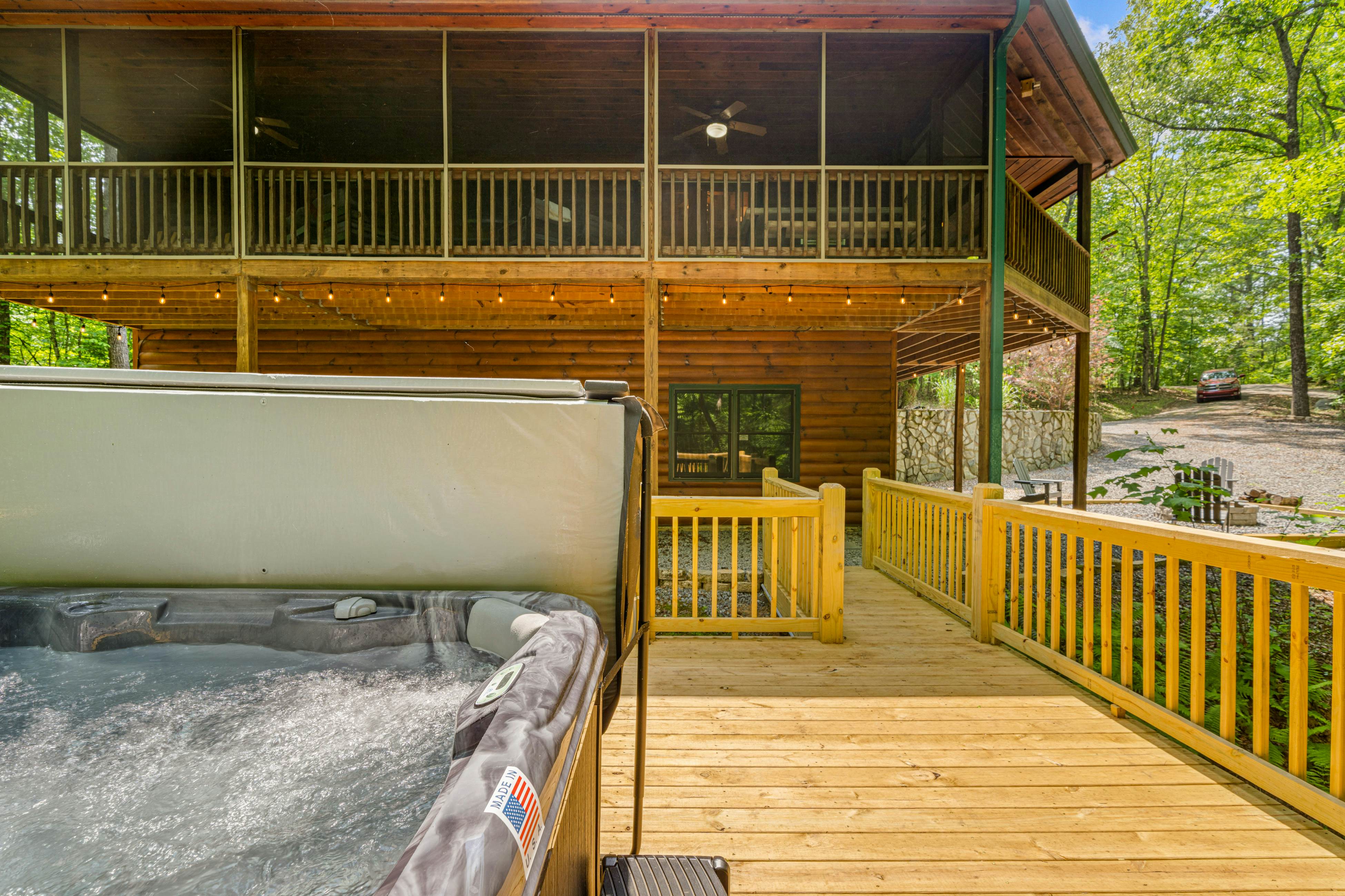 5 Arrows Cabin 3 BD McCaysville, GA Vacation Rental Vacasa