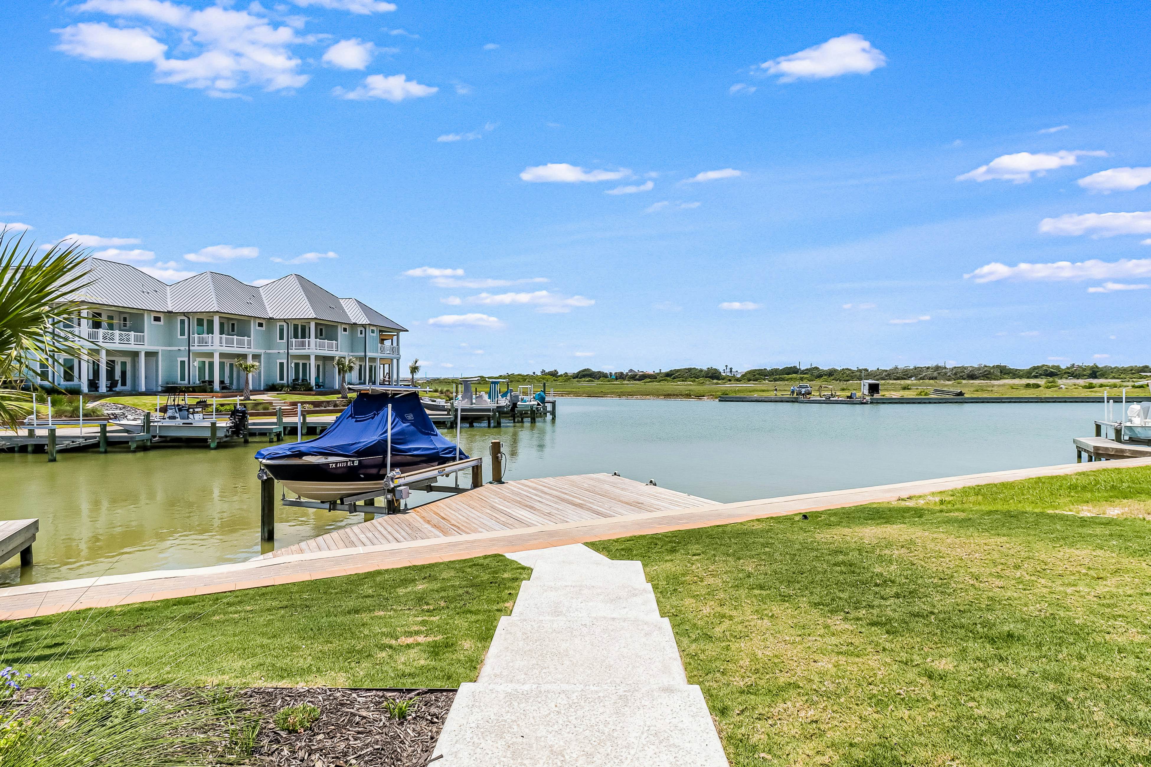 Waterfront Wonderland Explore The Enchantments Of 271 Front St - m6unnzv