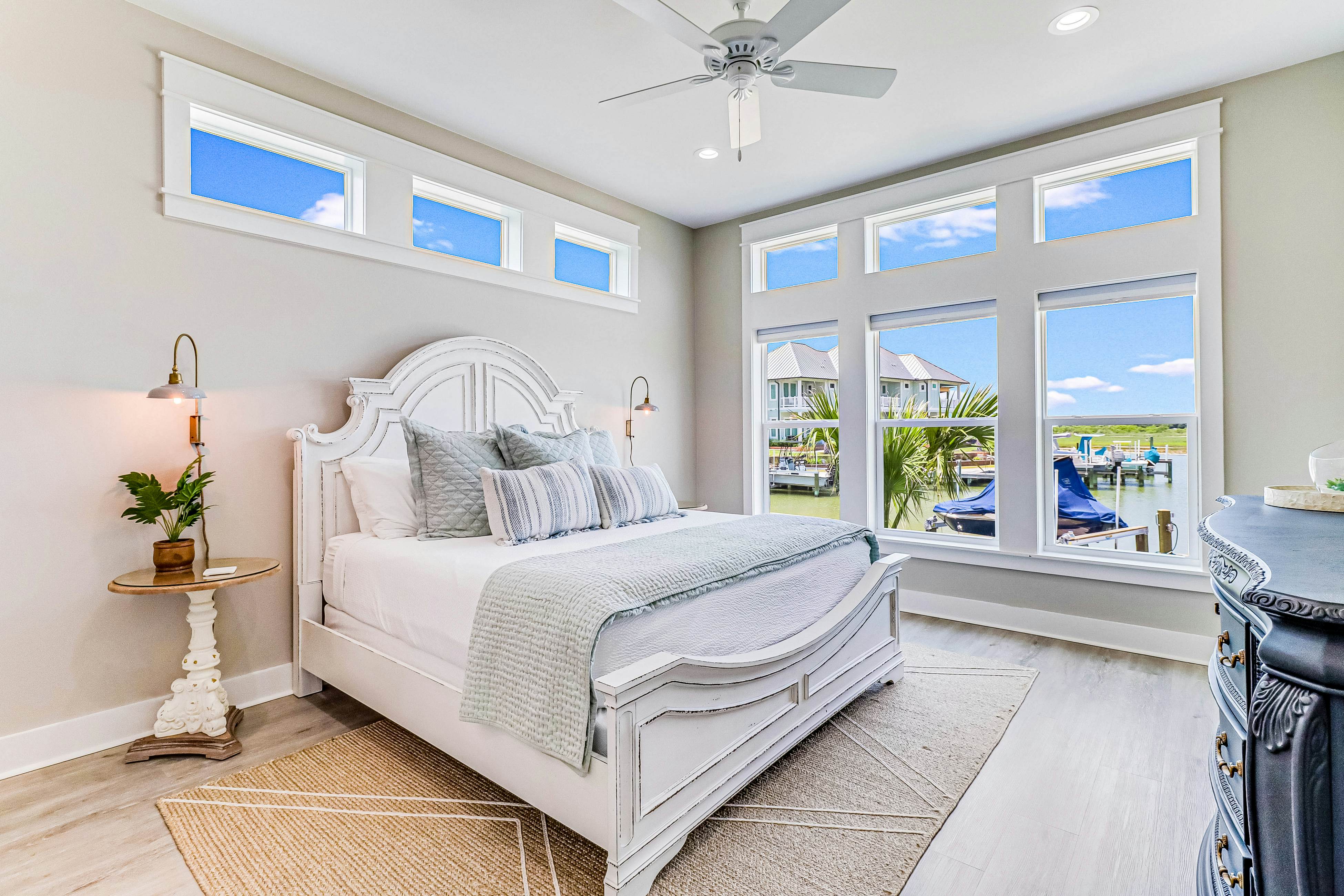 Waterfront Wonderland Explore The Enchantments Of 271 Front St - m8ulp8e