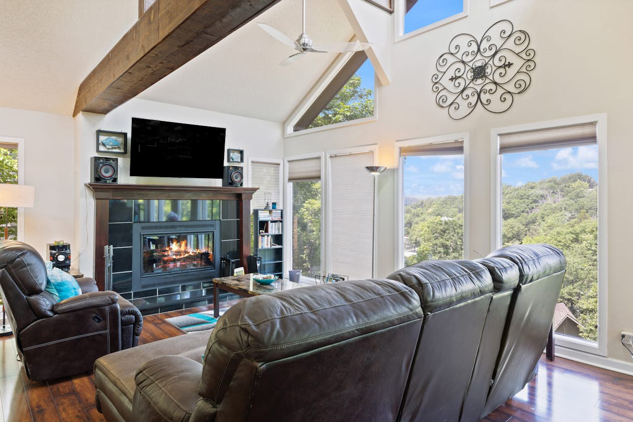 Treetop Estate 3 BD Osage Beach, MO Vacation Rental Vacasa