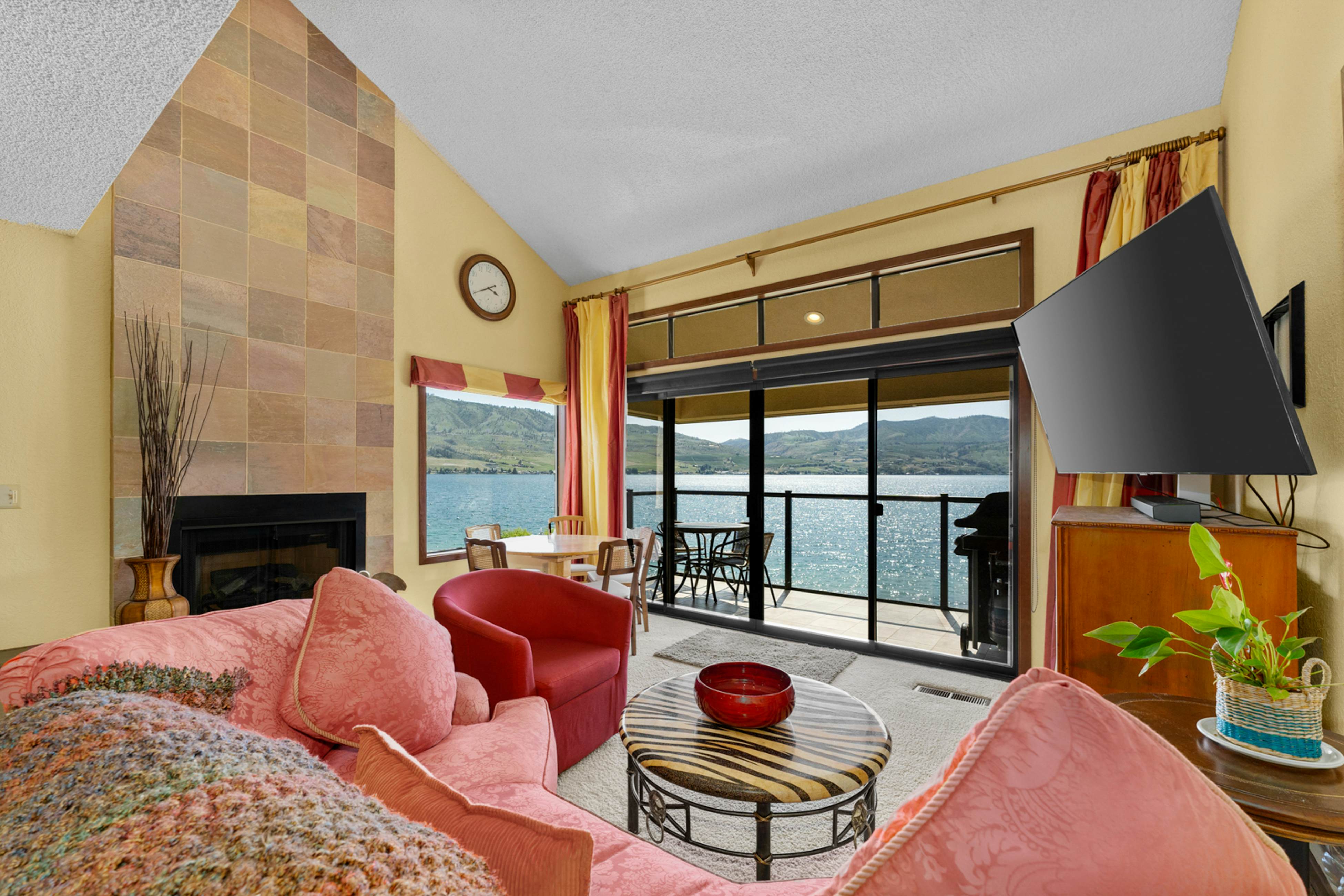 Lake Chelan Shores - Waterfront Dream 11-4