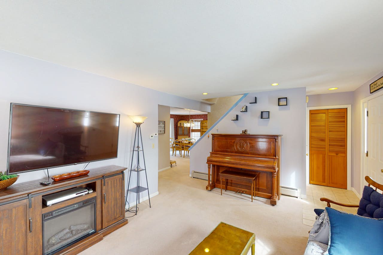 Country Charmer 4 BD Lee, MA Vacation Rental Vacasa