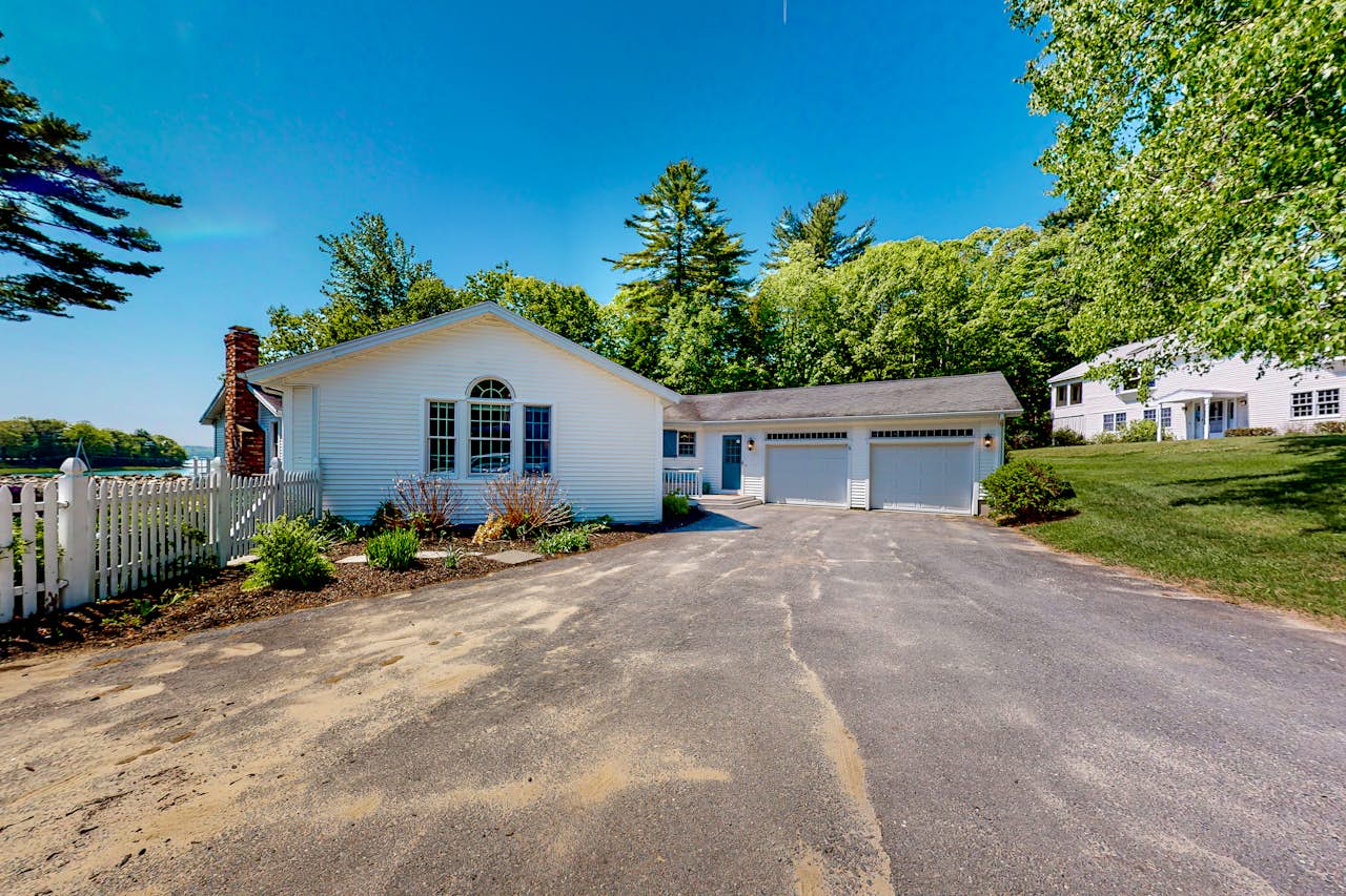 Cousins Island Retreat 2 BD Yarmouth, ME Vacation Rental Vacasa