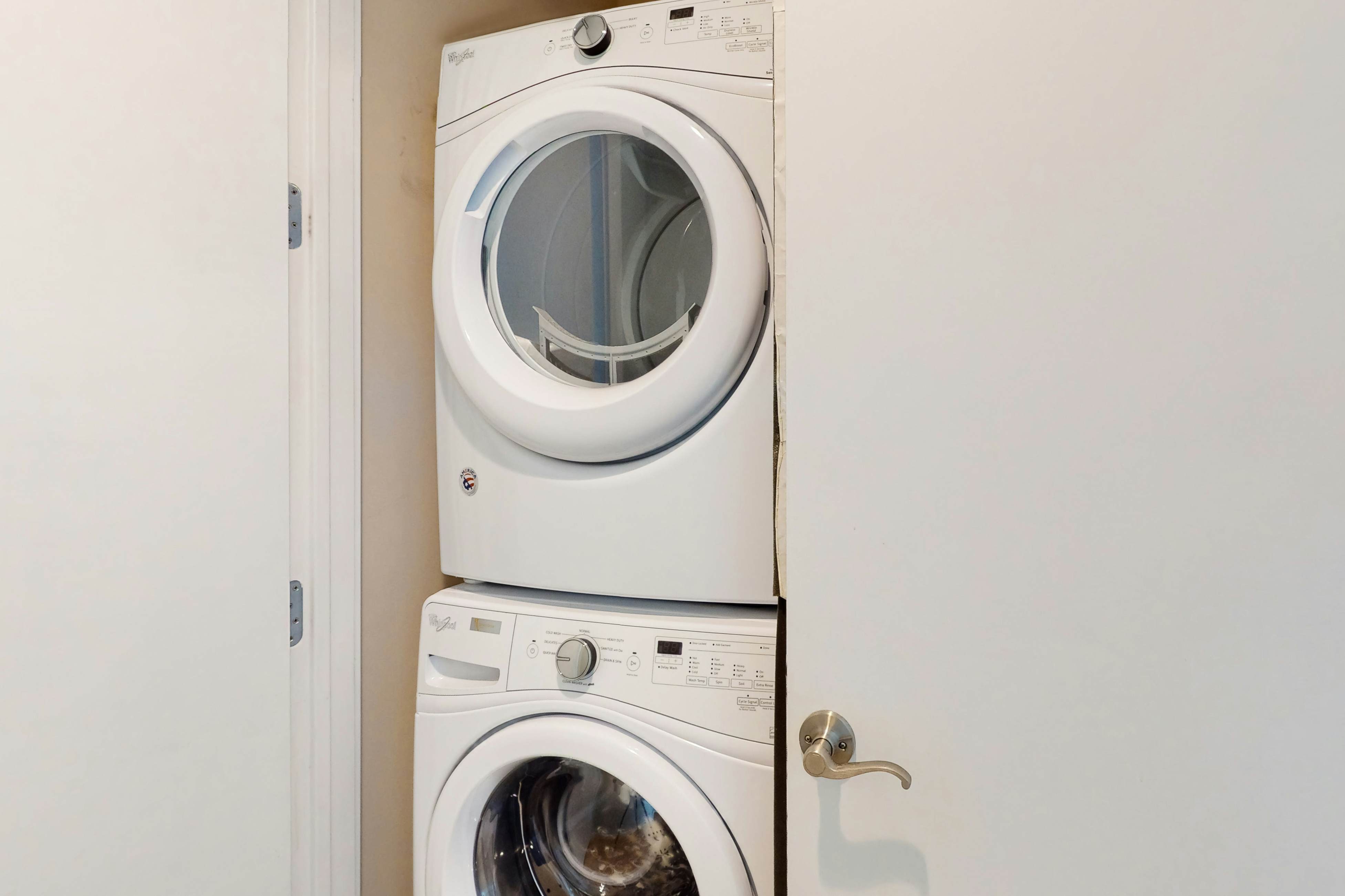 Emerald By the Sea 1214 - Sea for Miles