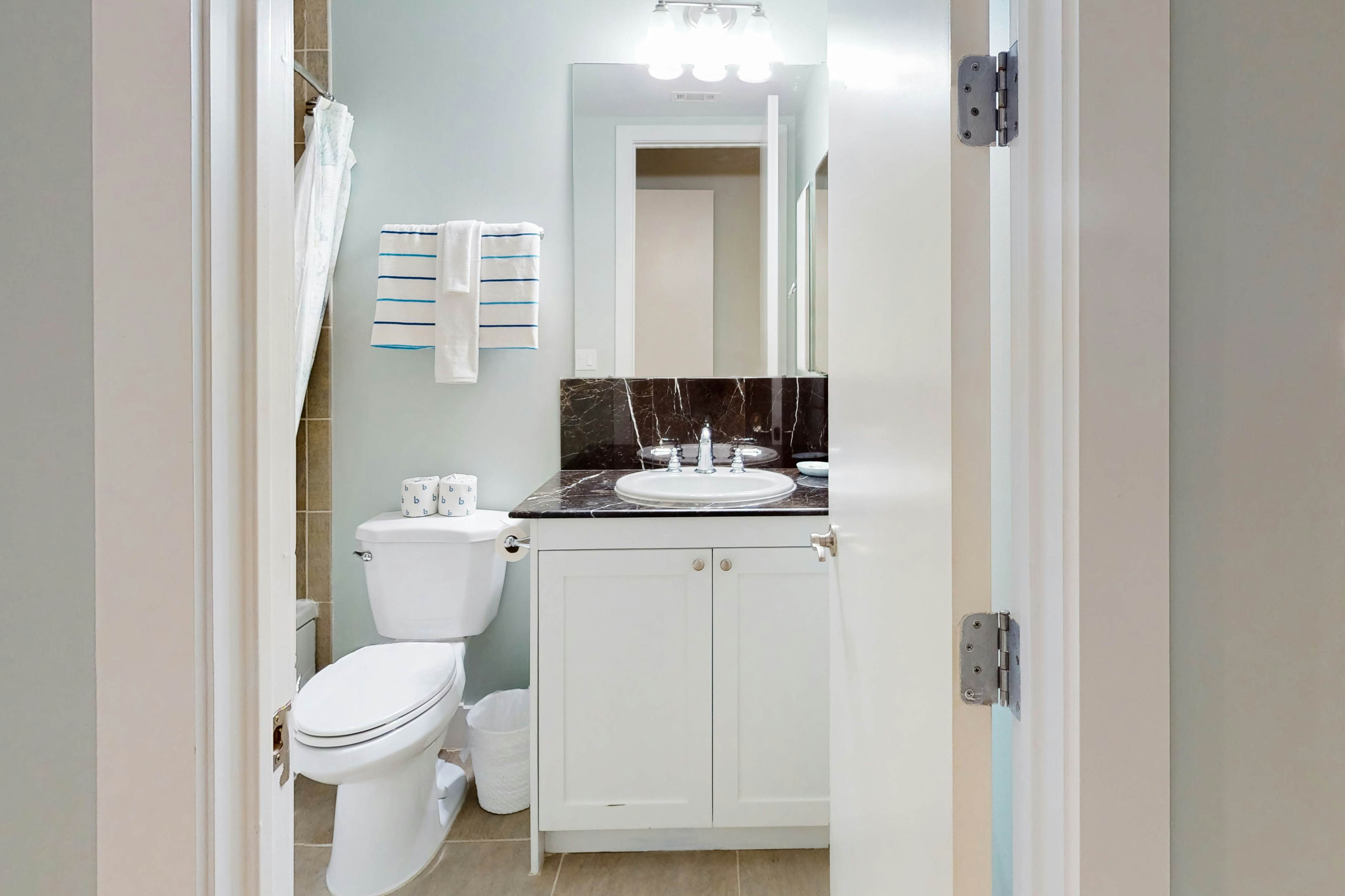 Emerald By the Sea 1214 - Sea for Miles