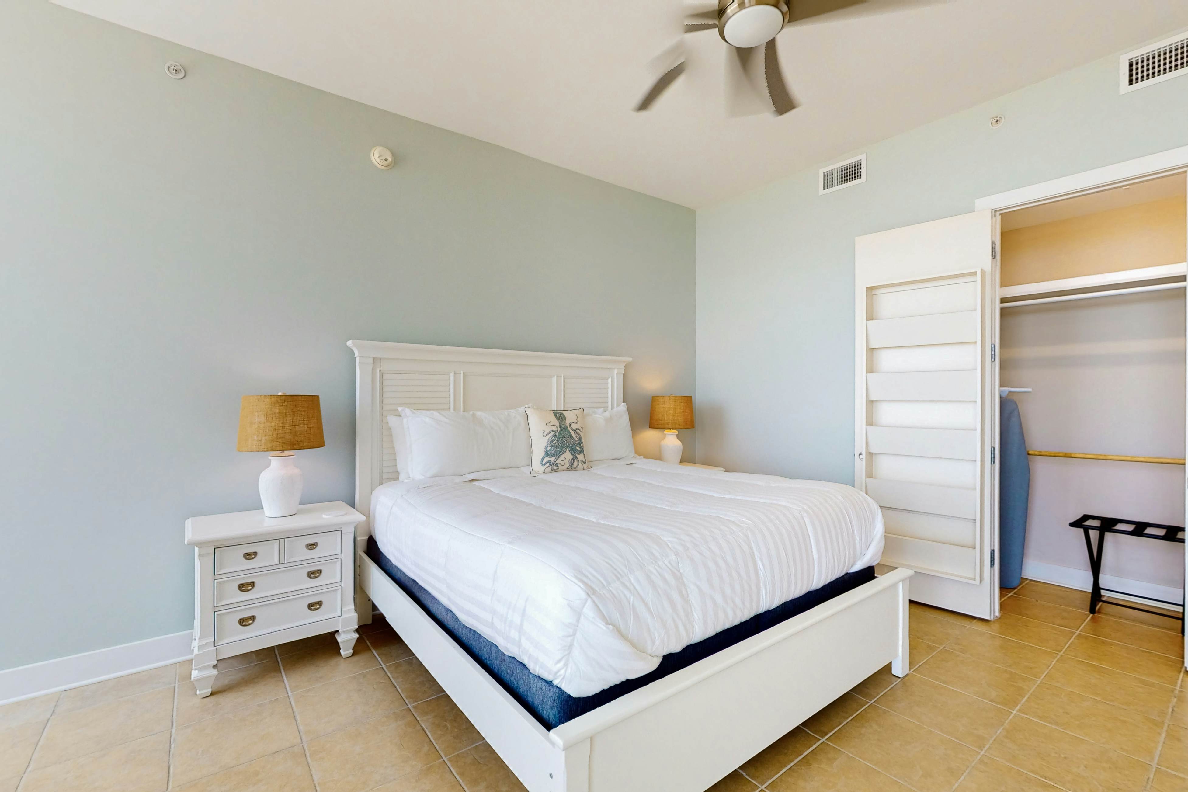 Emerald By the Sea 1214 - Sea for Miles