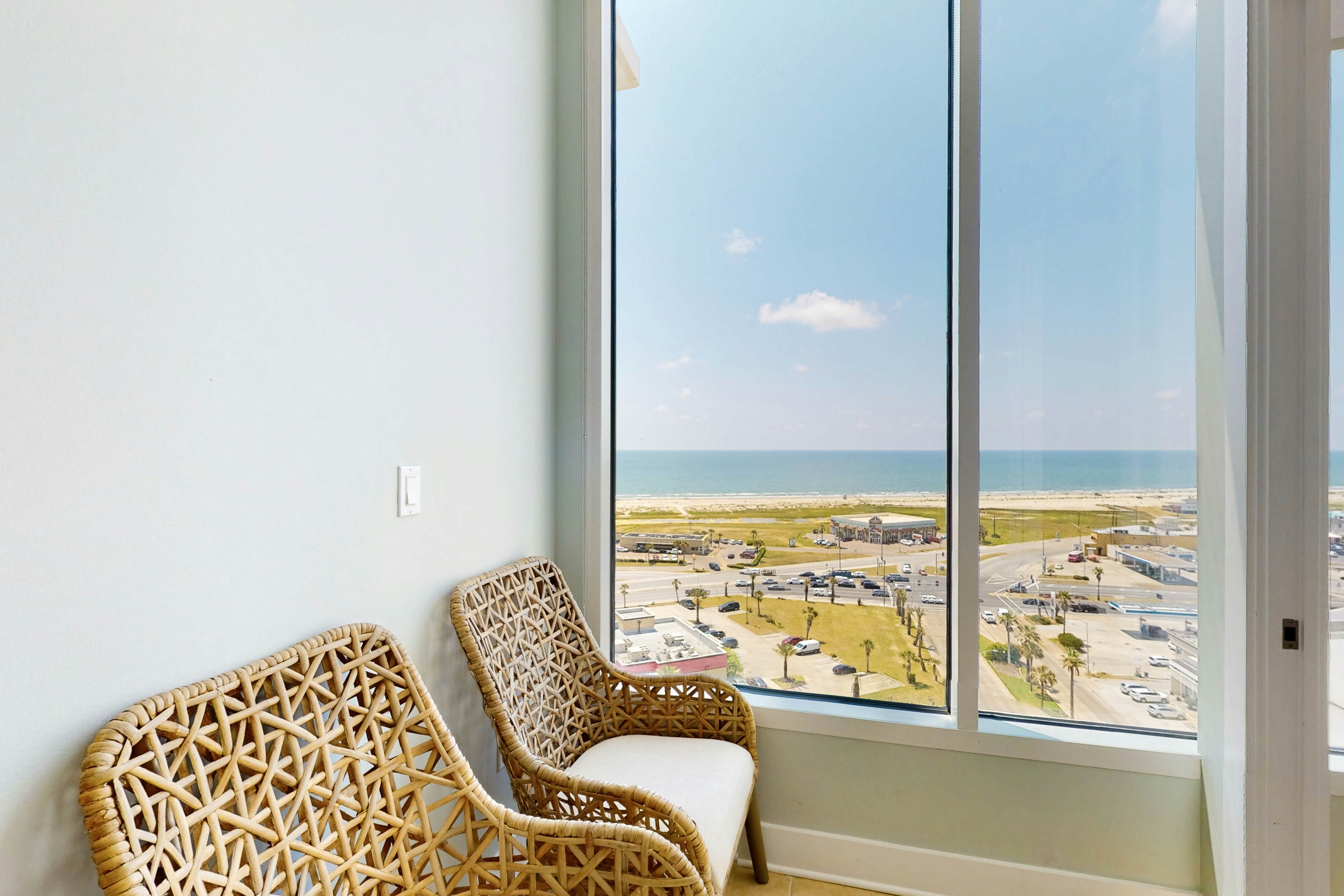 Emerald By the Sea 1214 - Sea for Miles