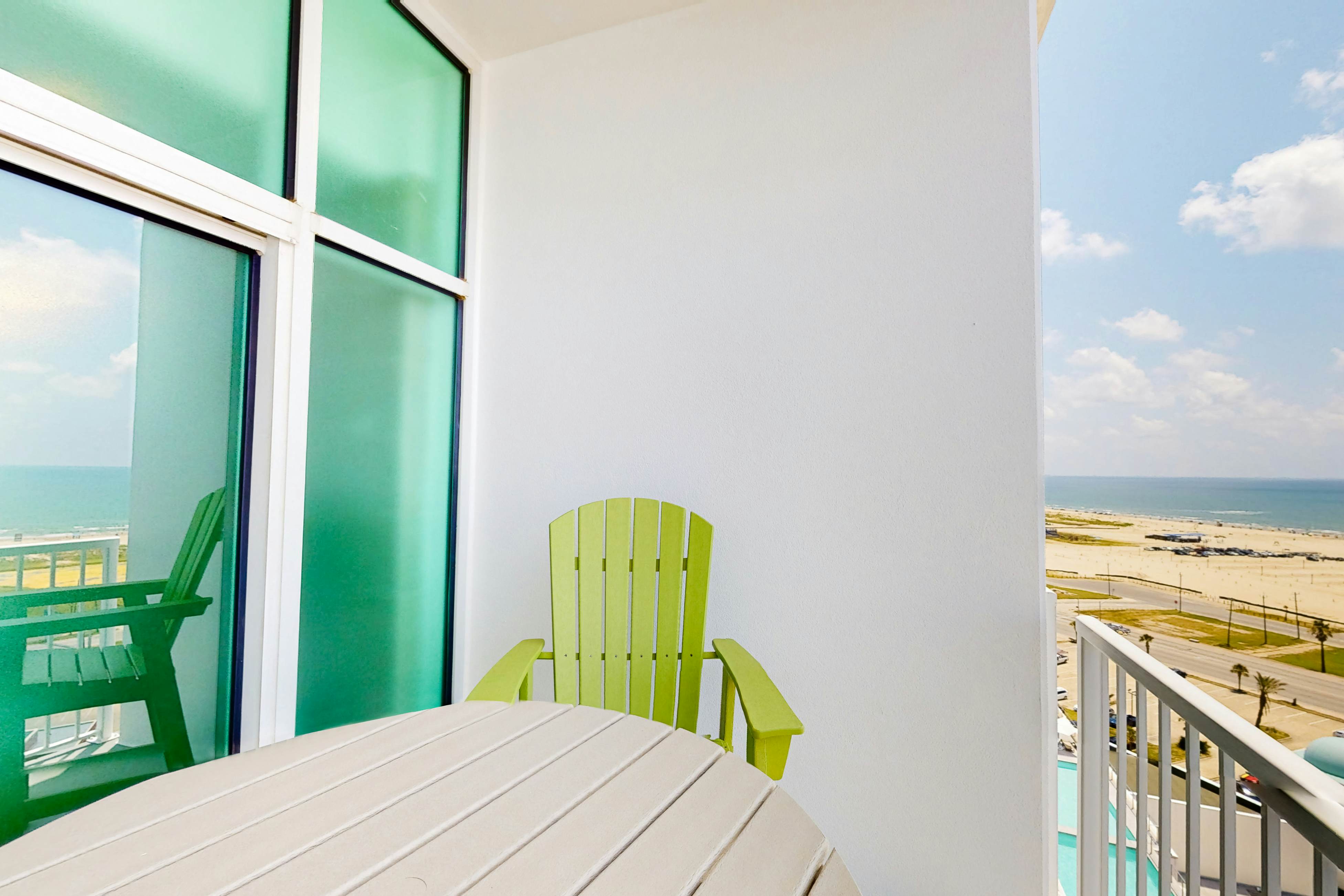 Emerald By the Sea 1214 - Sea for Miles