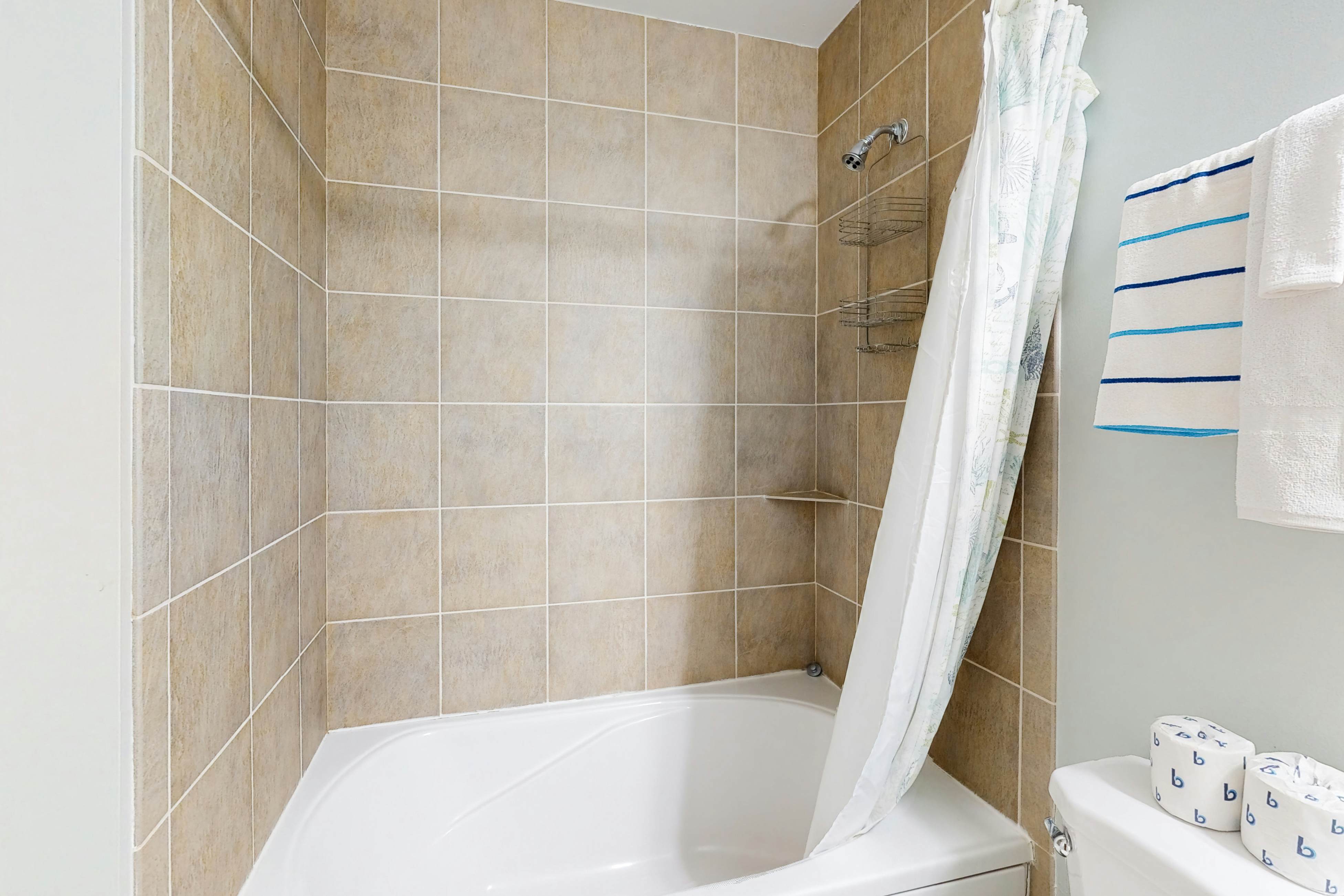 Emerald By the Sea 1214 - Sea for Miles