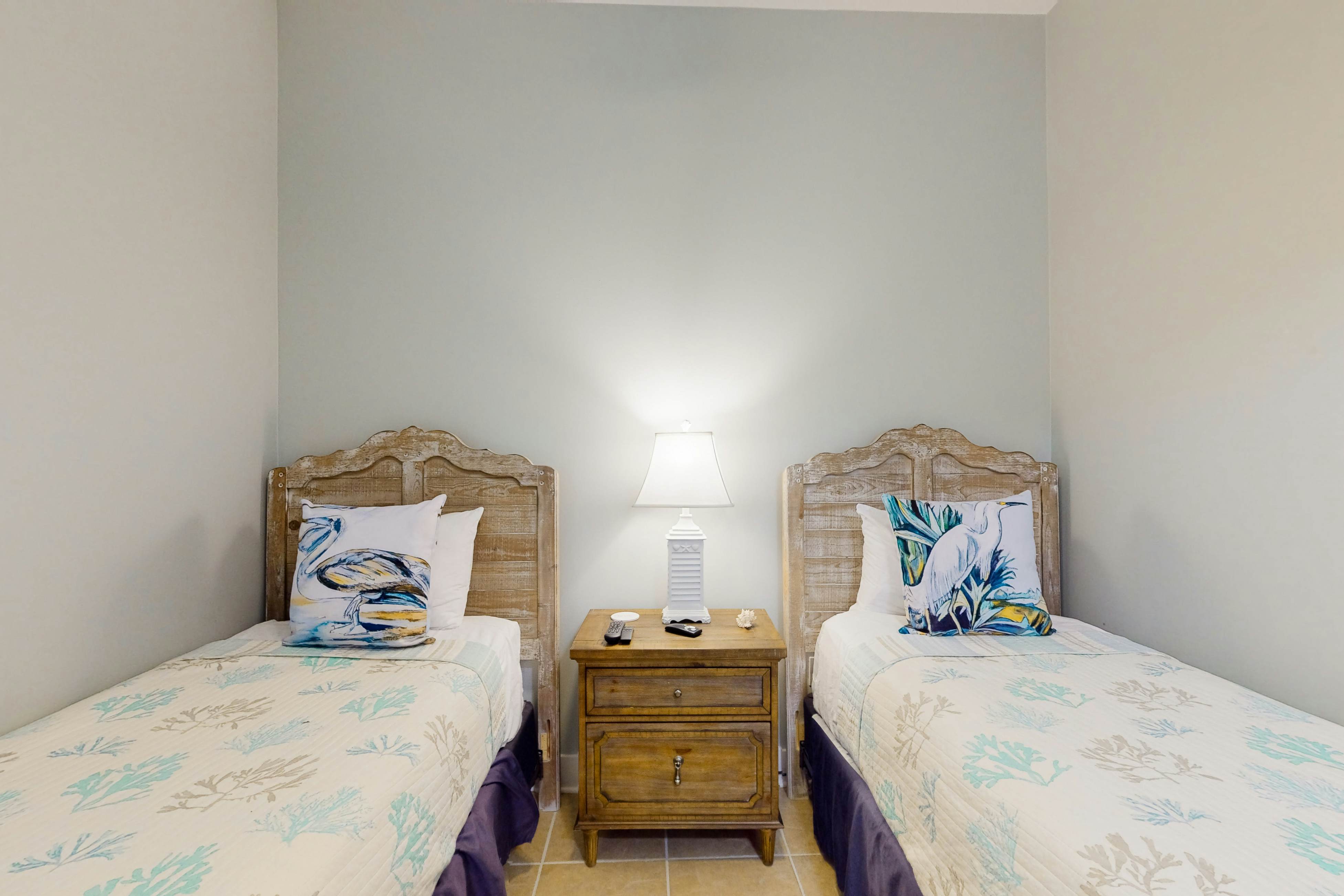 Emerald By the Sea 1214 - Sea for Miles