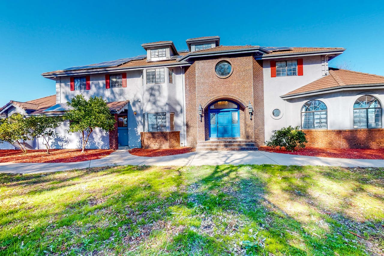 Brentwood Estate 8 BD Brentwood, CA Vacation Rental Vacasa