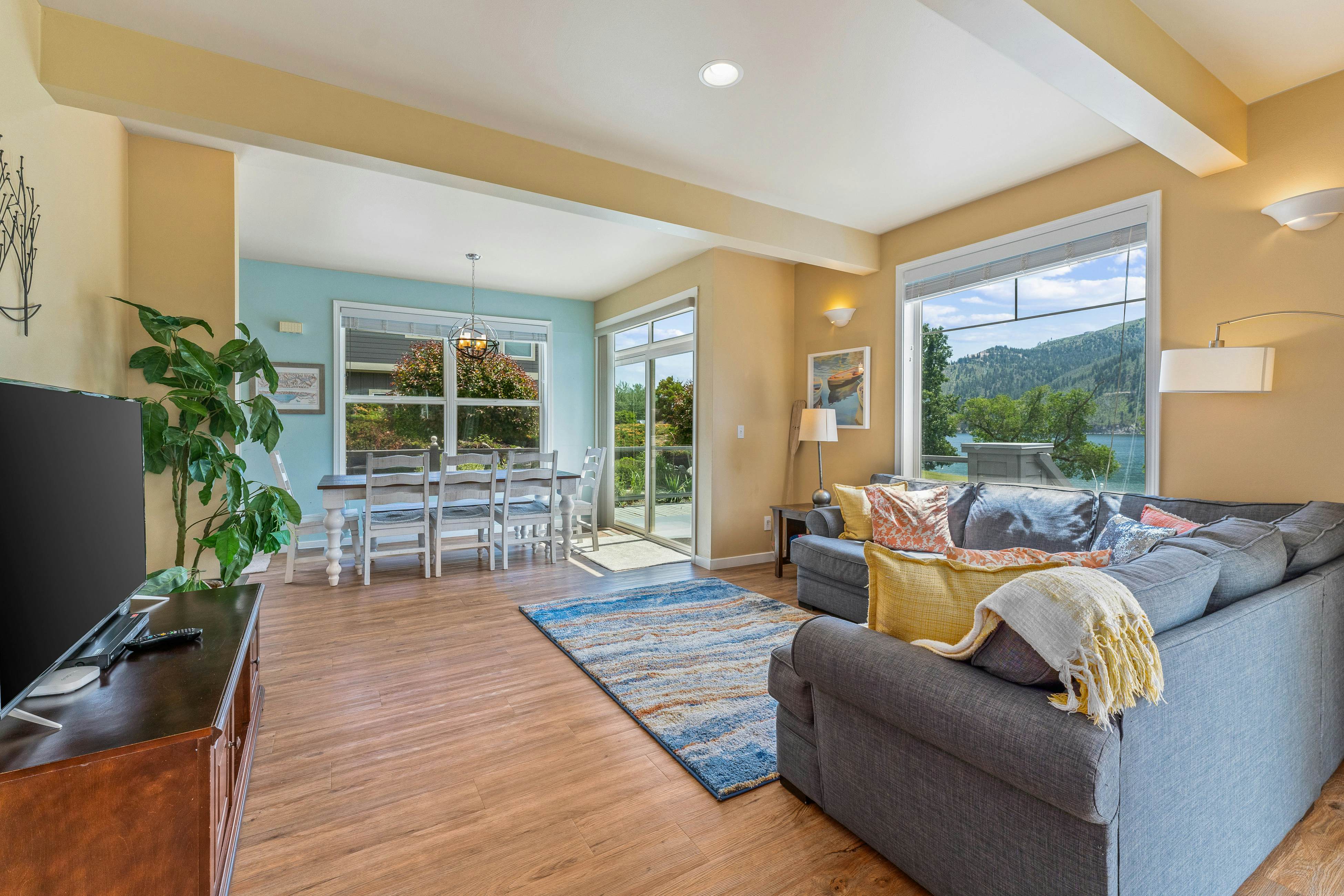 Beaches and Breezes on Wapato