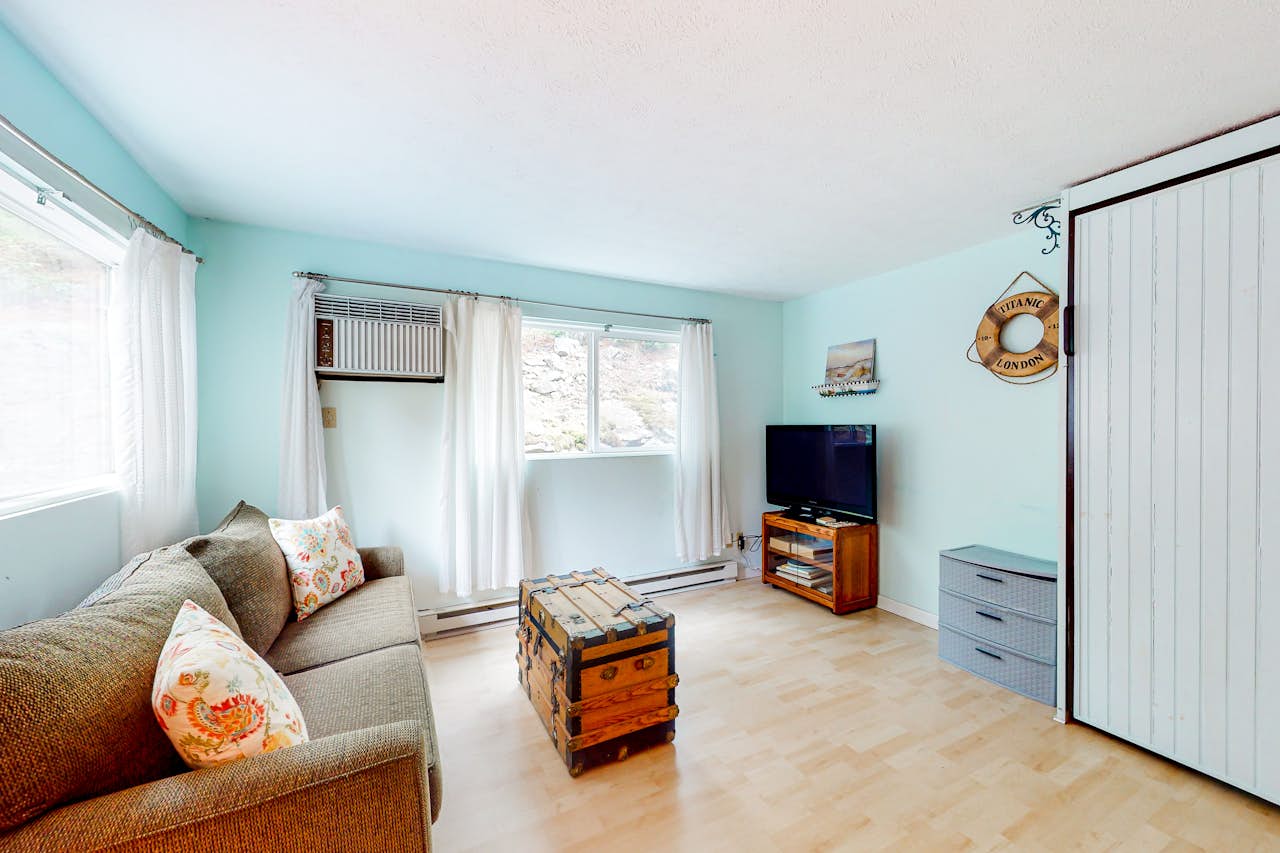 Pine Hill Studio 0 BD Cape Neddick, ME Vacation Rental Vacasa