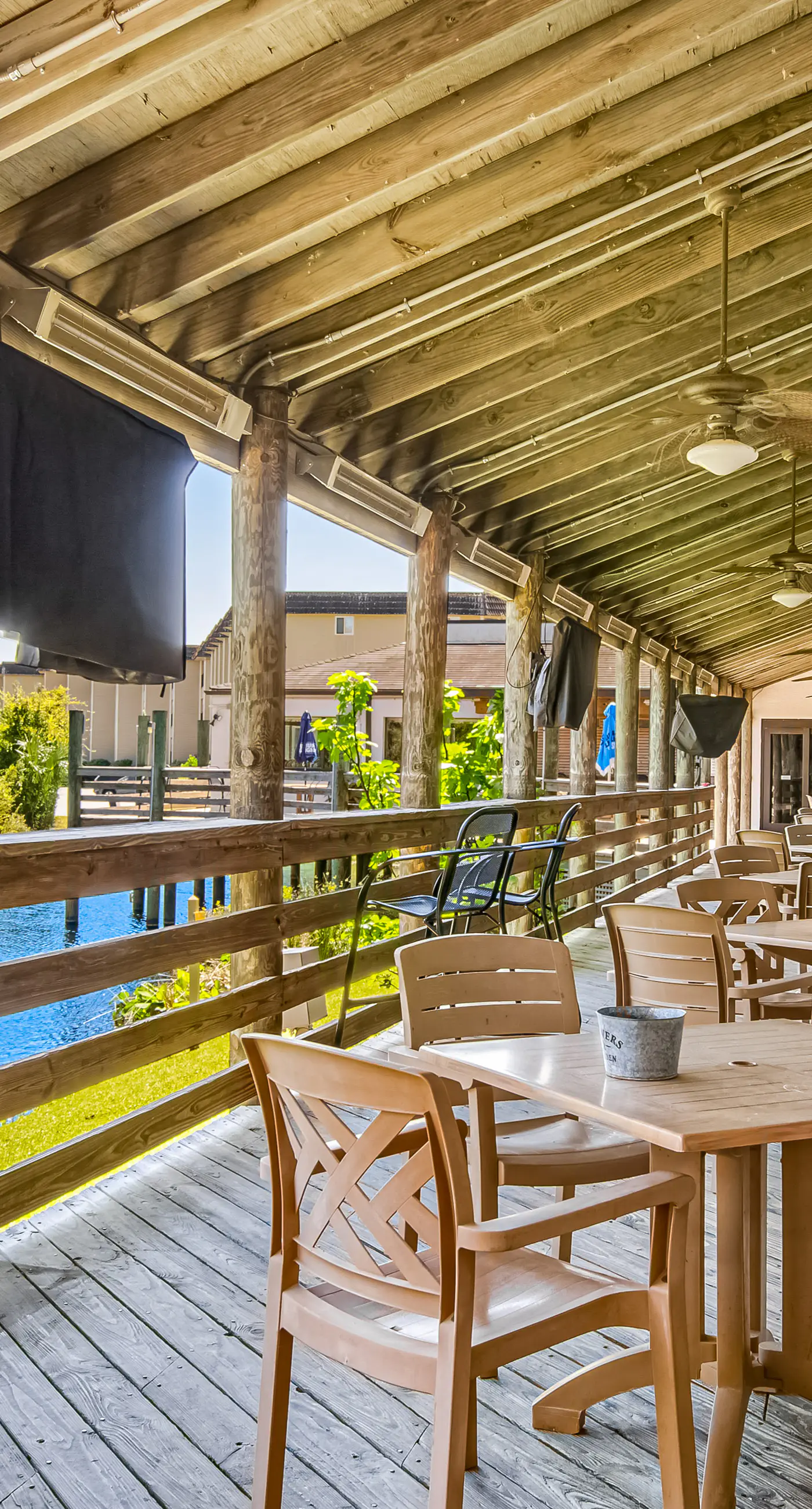 HH Beach & Tennis 158B