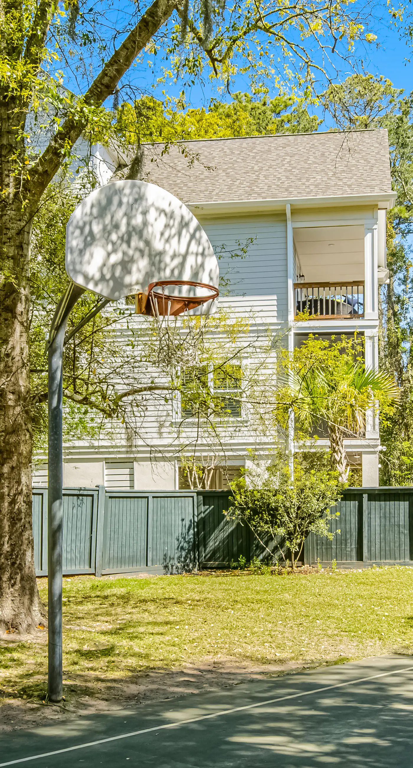 HH Beach & Tennis 158B