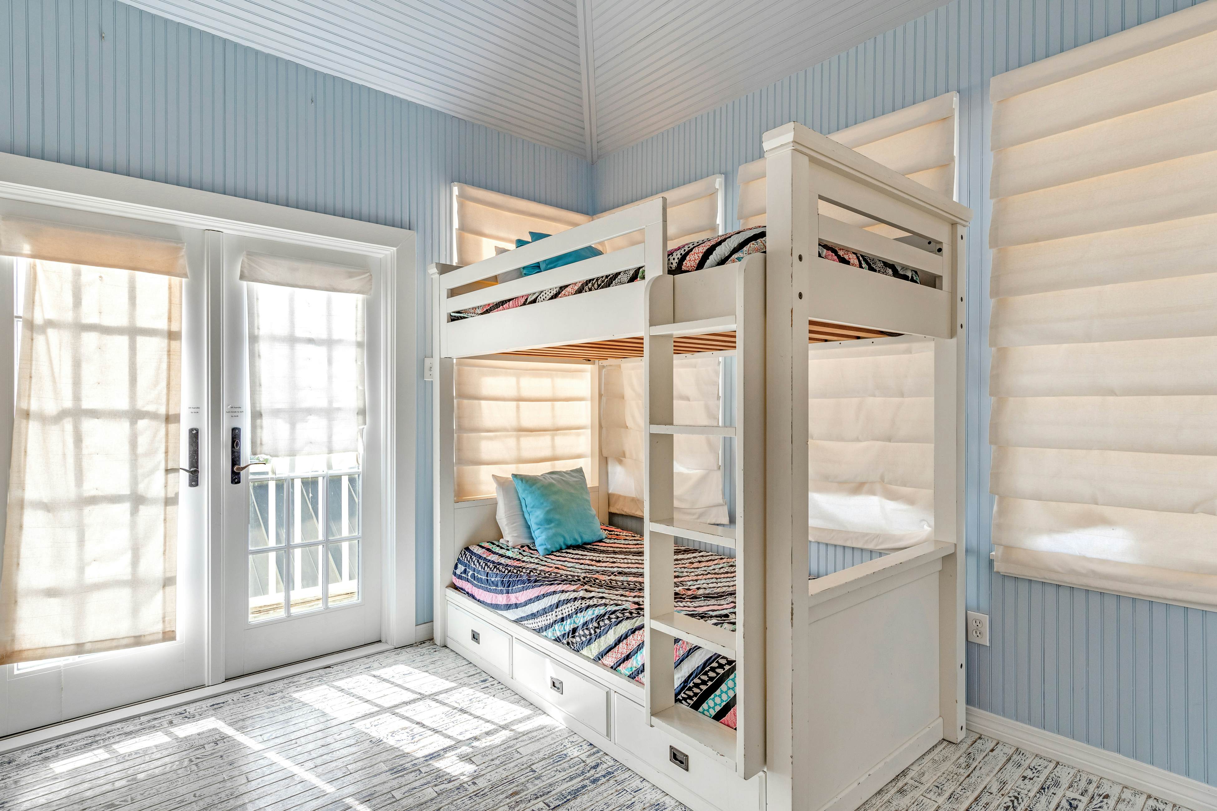 Seaside - Nobellah's Retreat