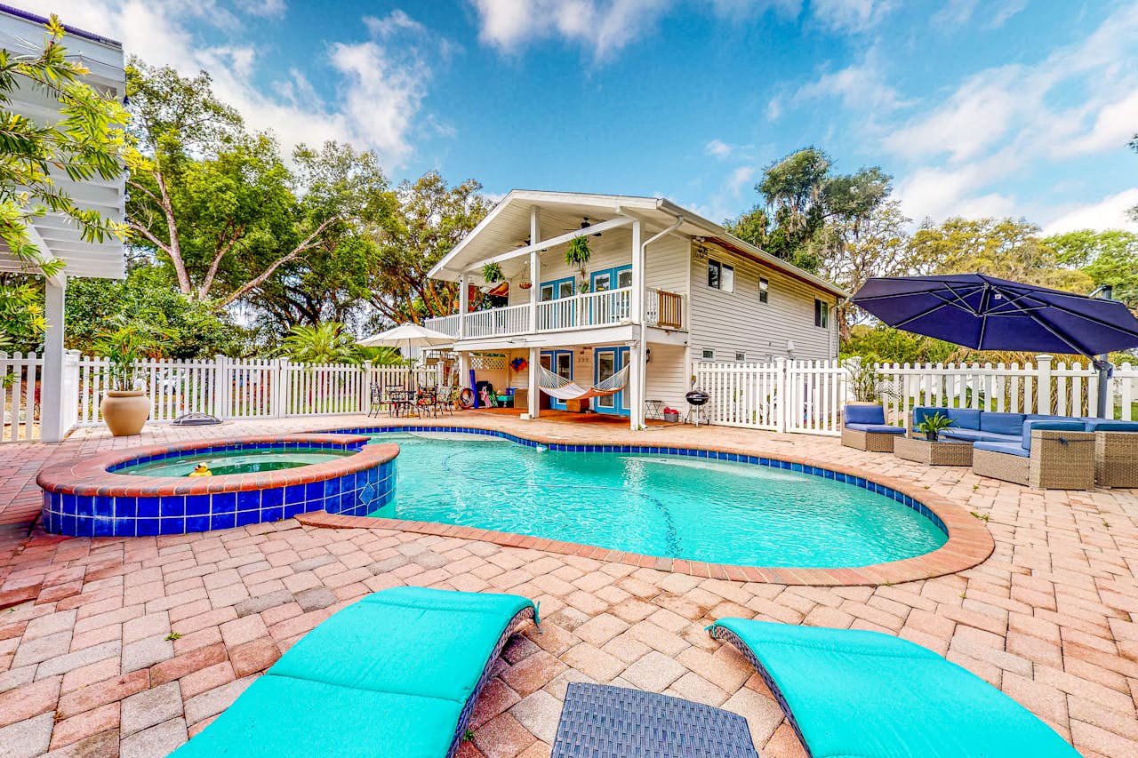 Thonotosassa Sanctuary 2 BD Thonotosassa, FL Vacation Rental Vacasa