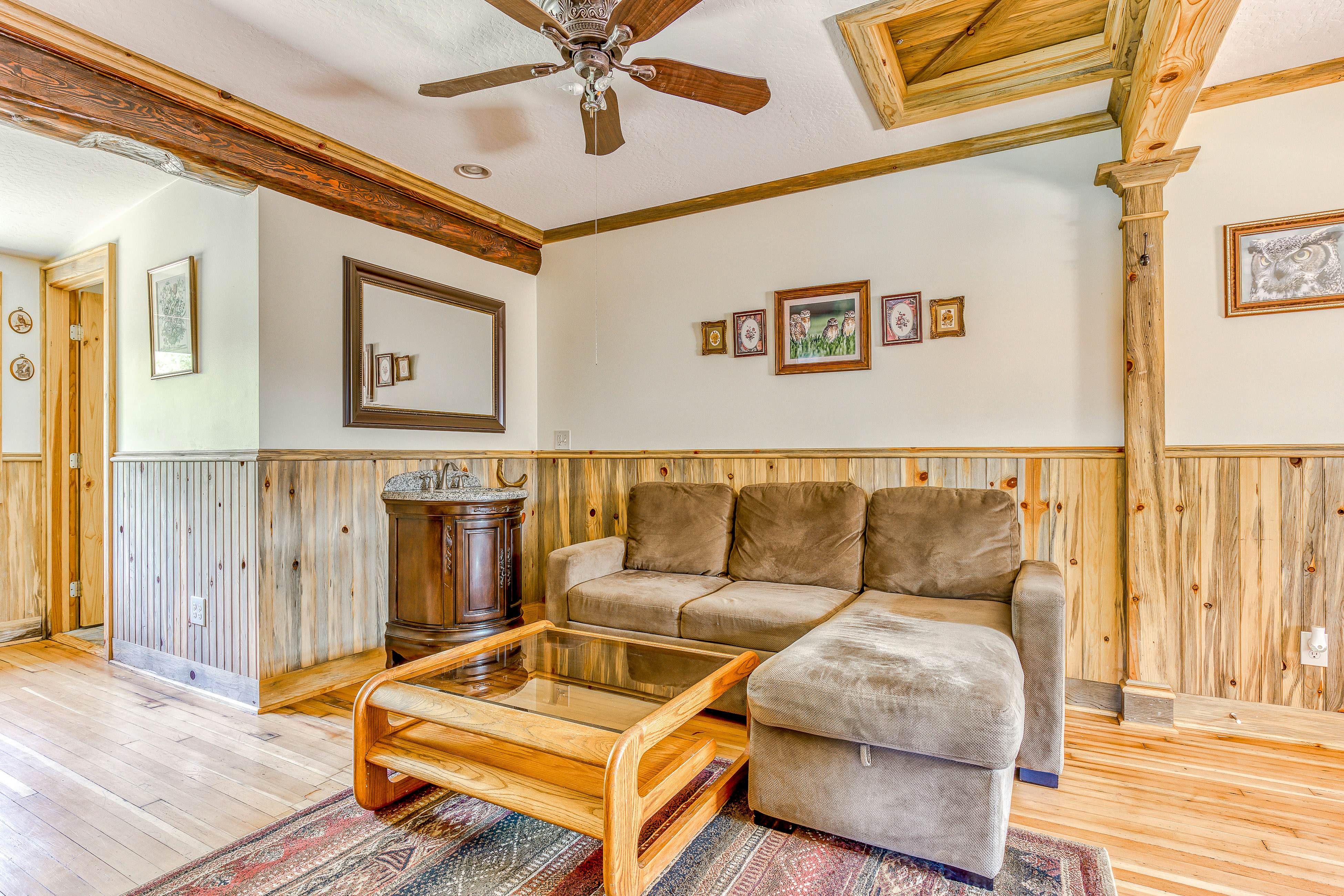 The Logs Birds Paradise