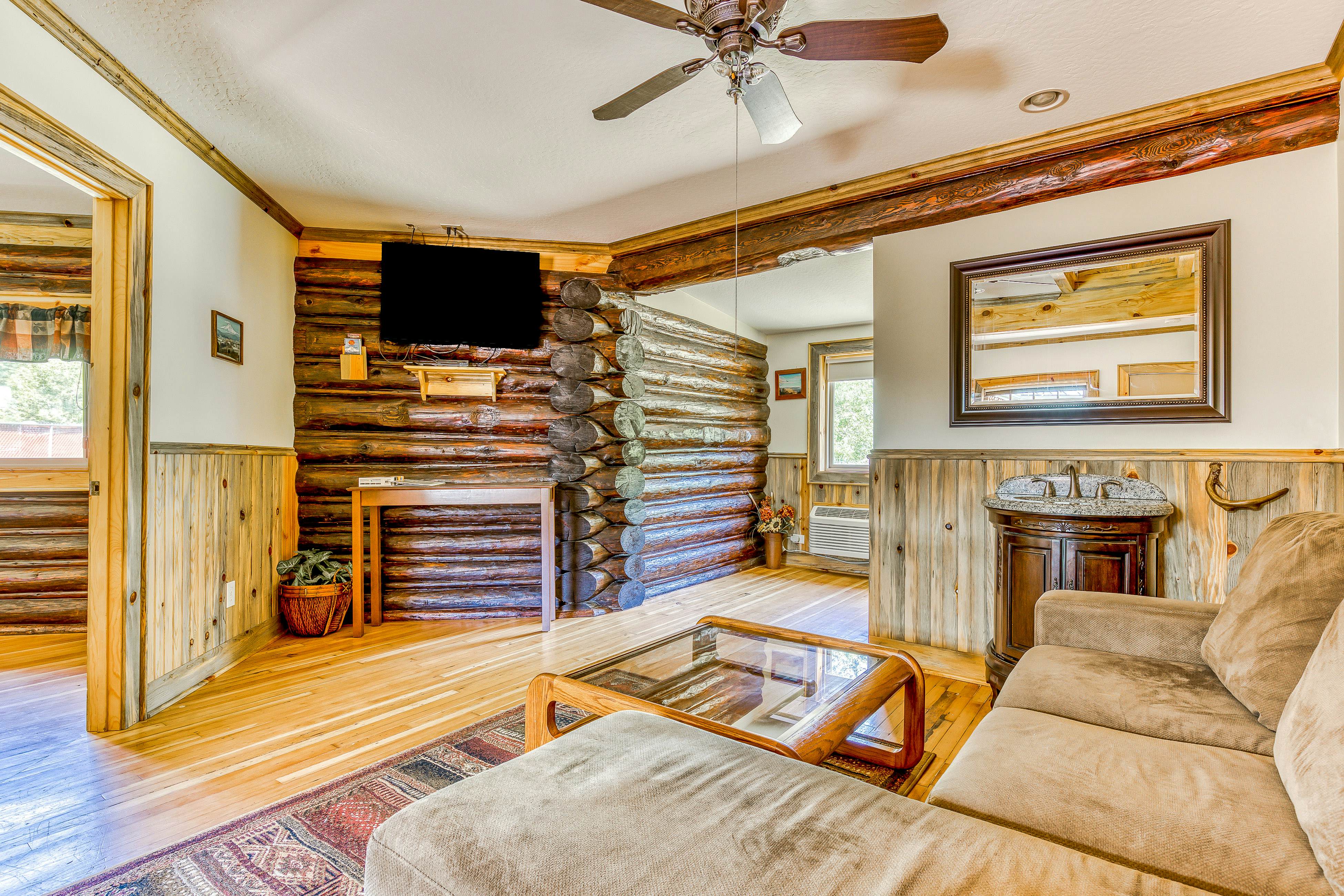 The Logs Birds Paradise