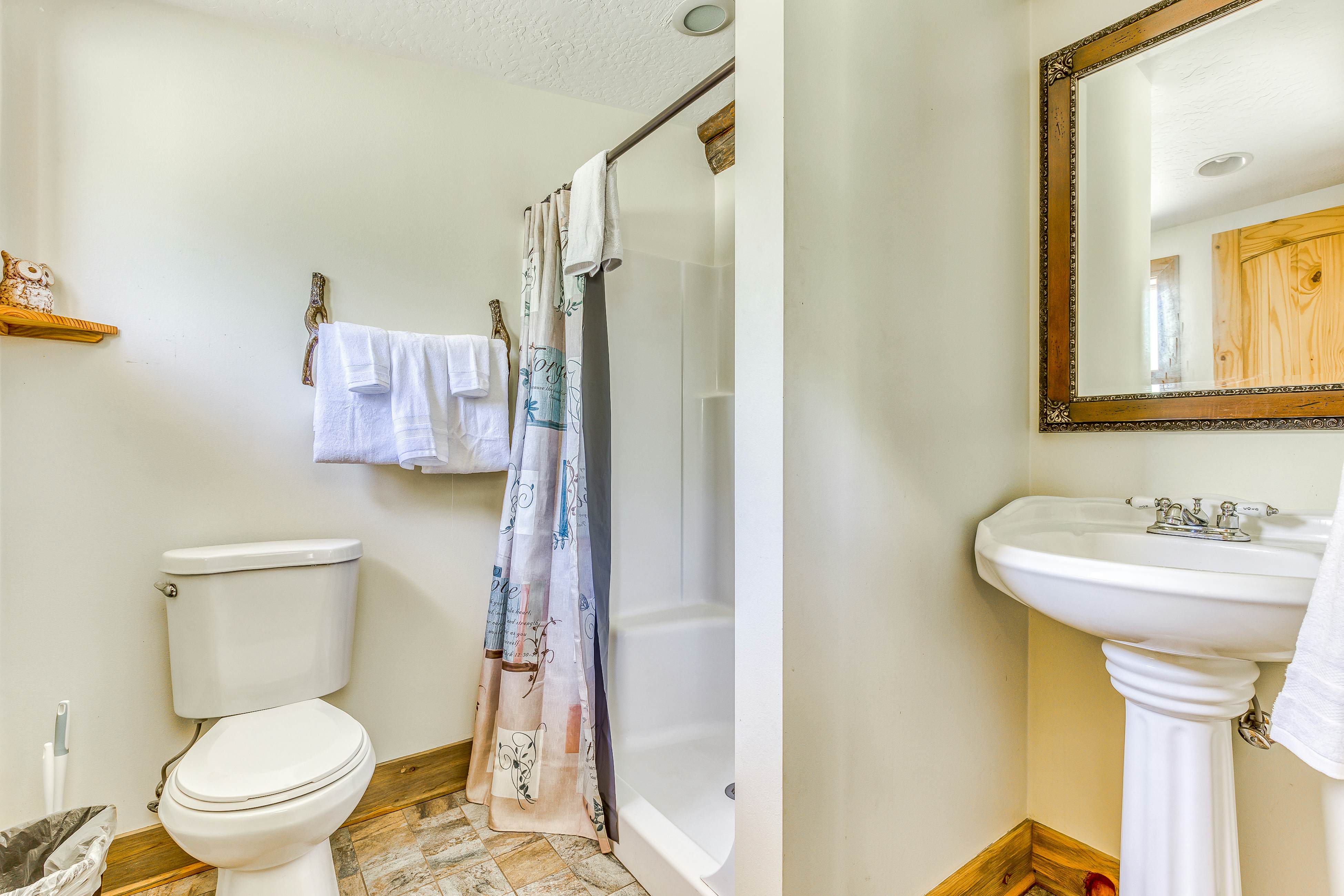 The Logs Birds Paradise