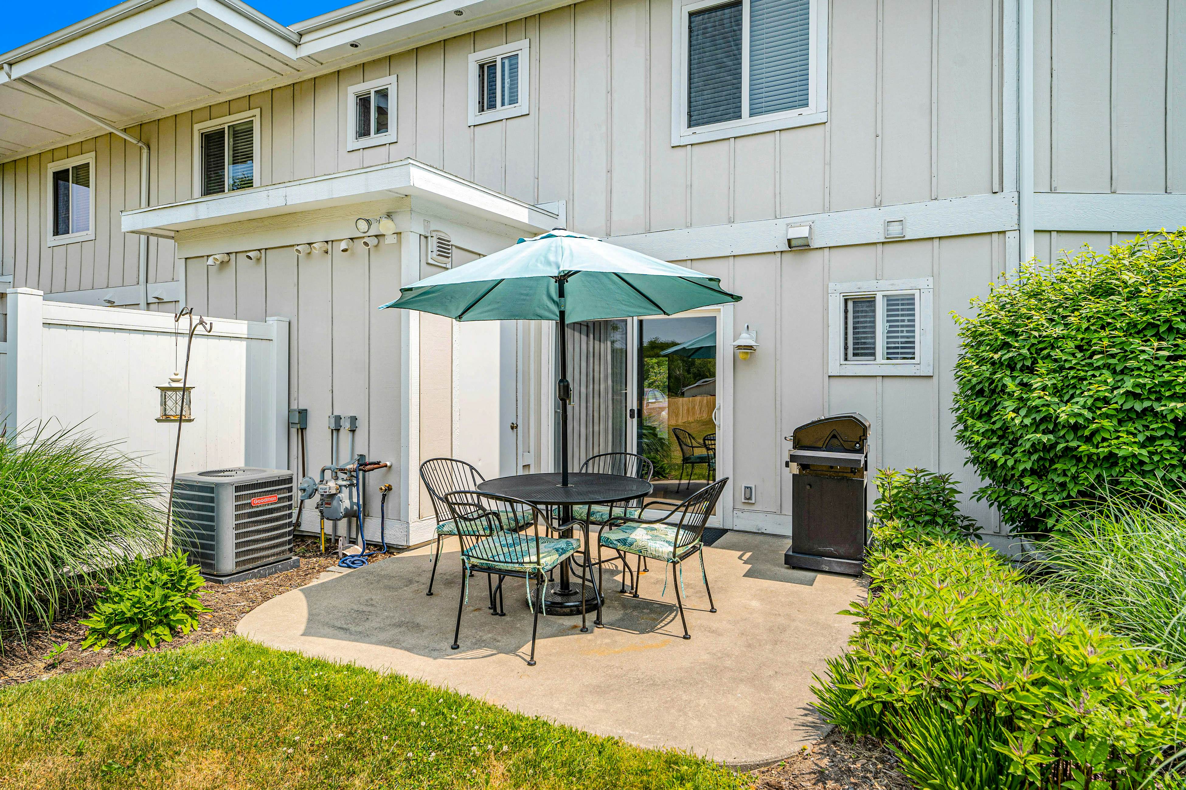 Lake Living at Northern Lights Condo 10