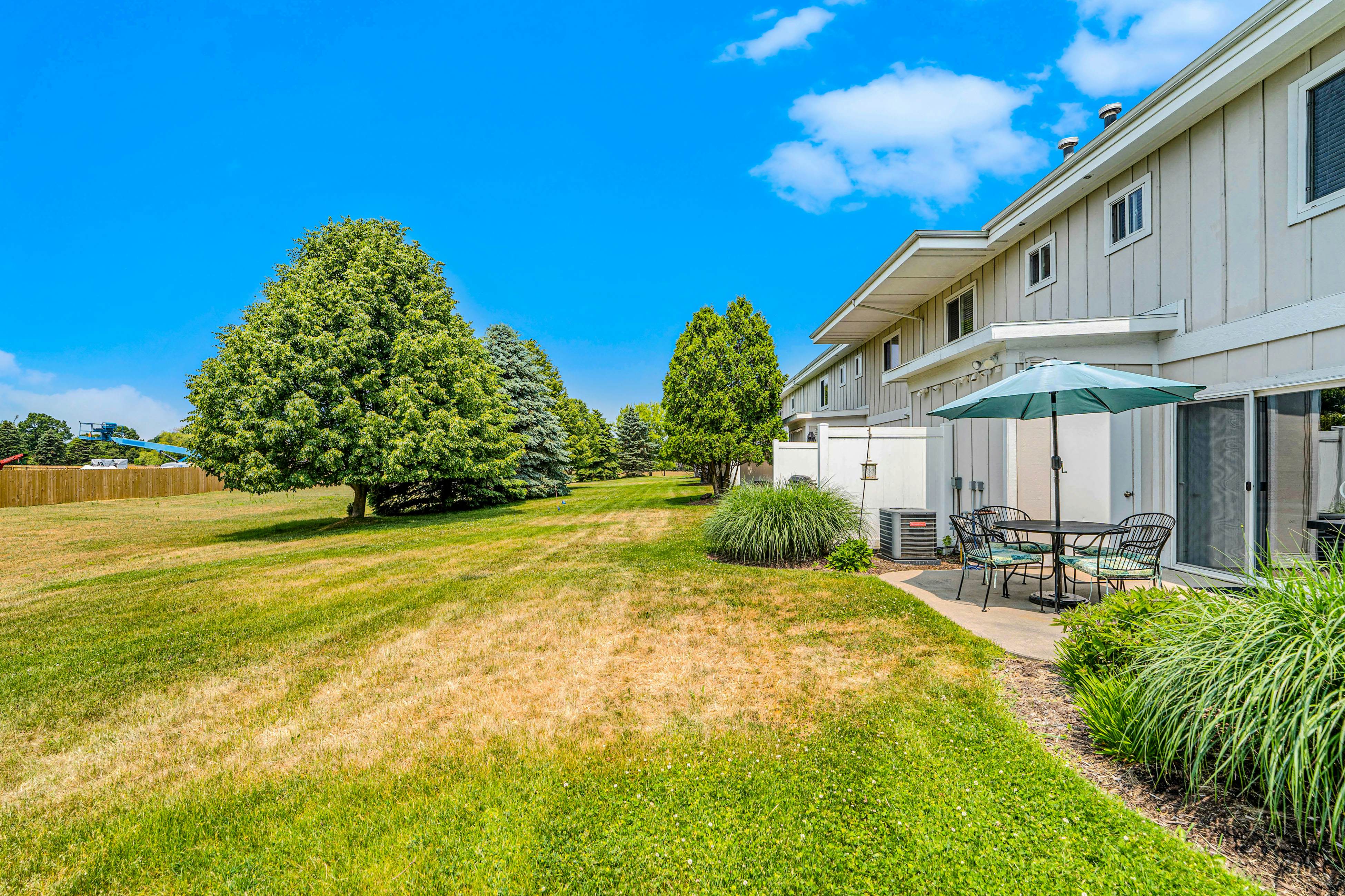 Lake Living at Northern Lights Condo 10